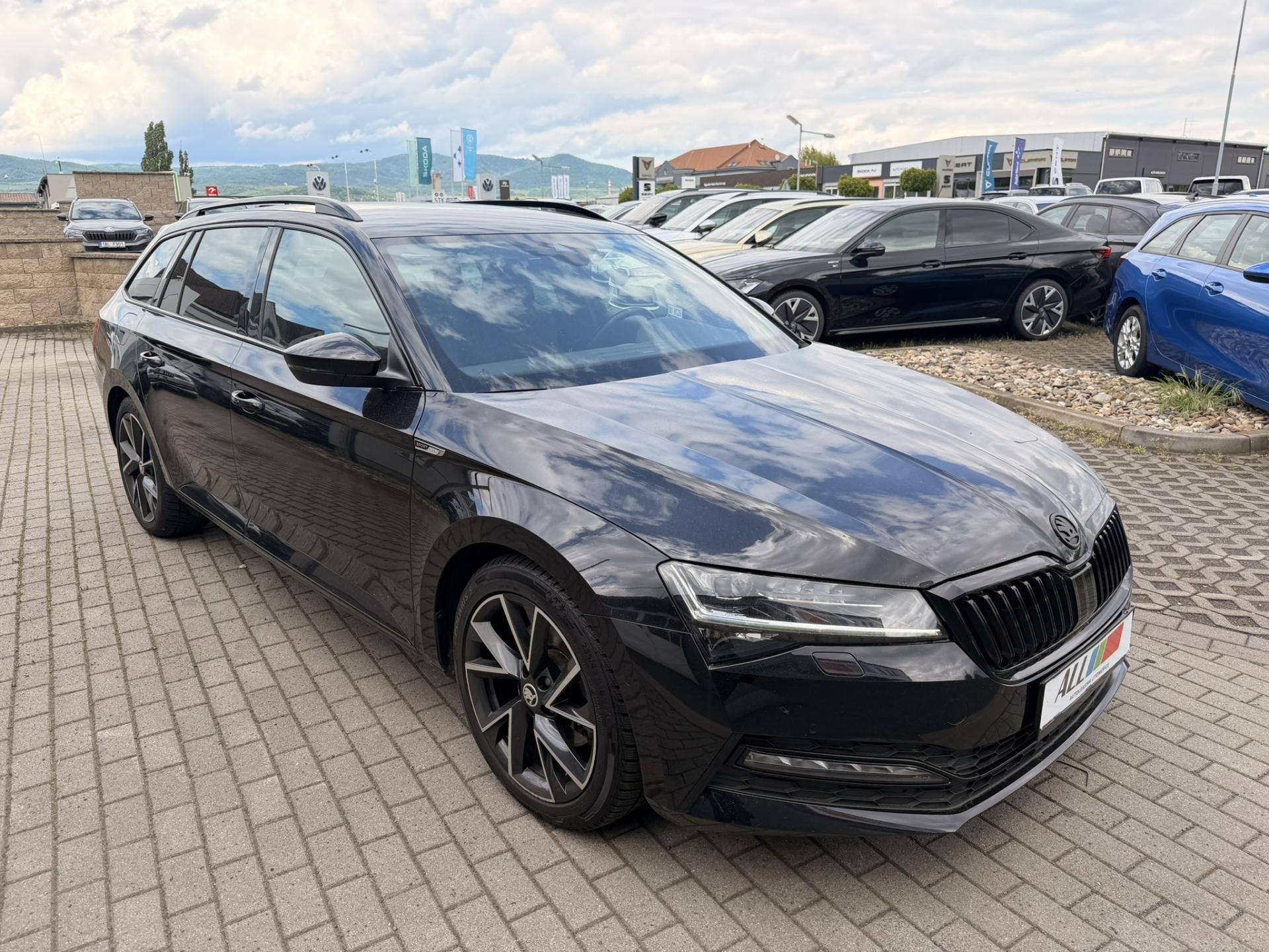 Škoda Superb, COMBI 2,0 TDI 4x4 SPORTLINE - fotka 3