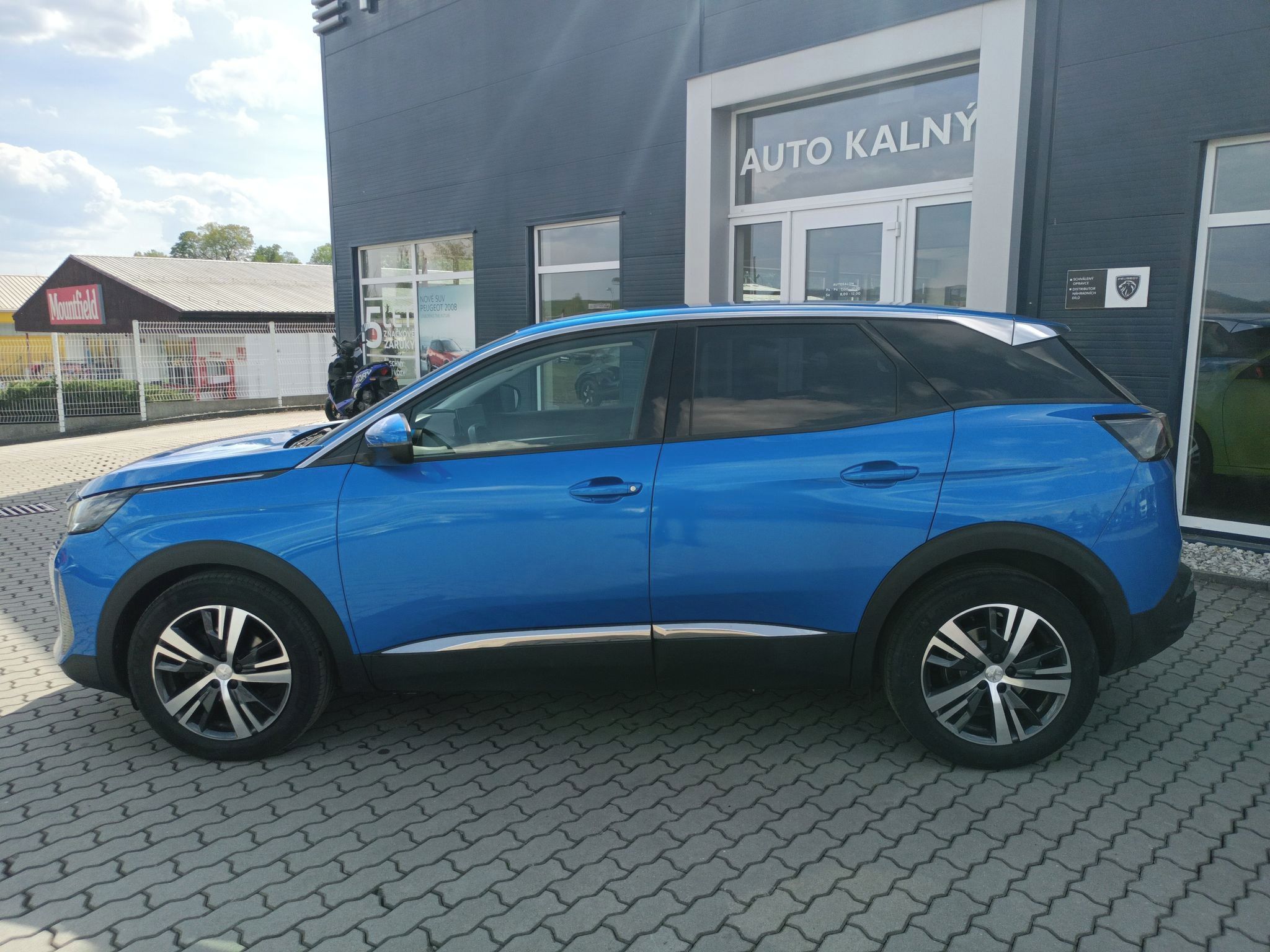 Peugeot 3008, ALLURE 1.2 - 130 EAT8 - fotka 3