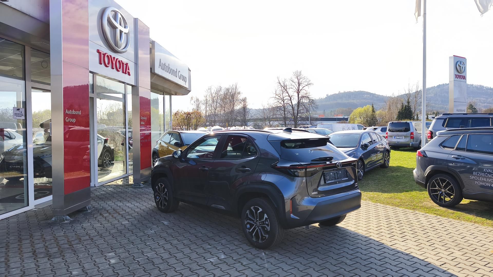 Toyota Yaris Cross, 1.5 HEV STYLE 4X4 - fotka 6