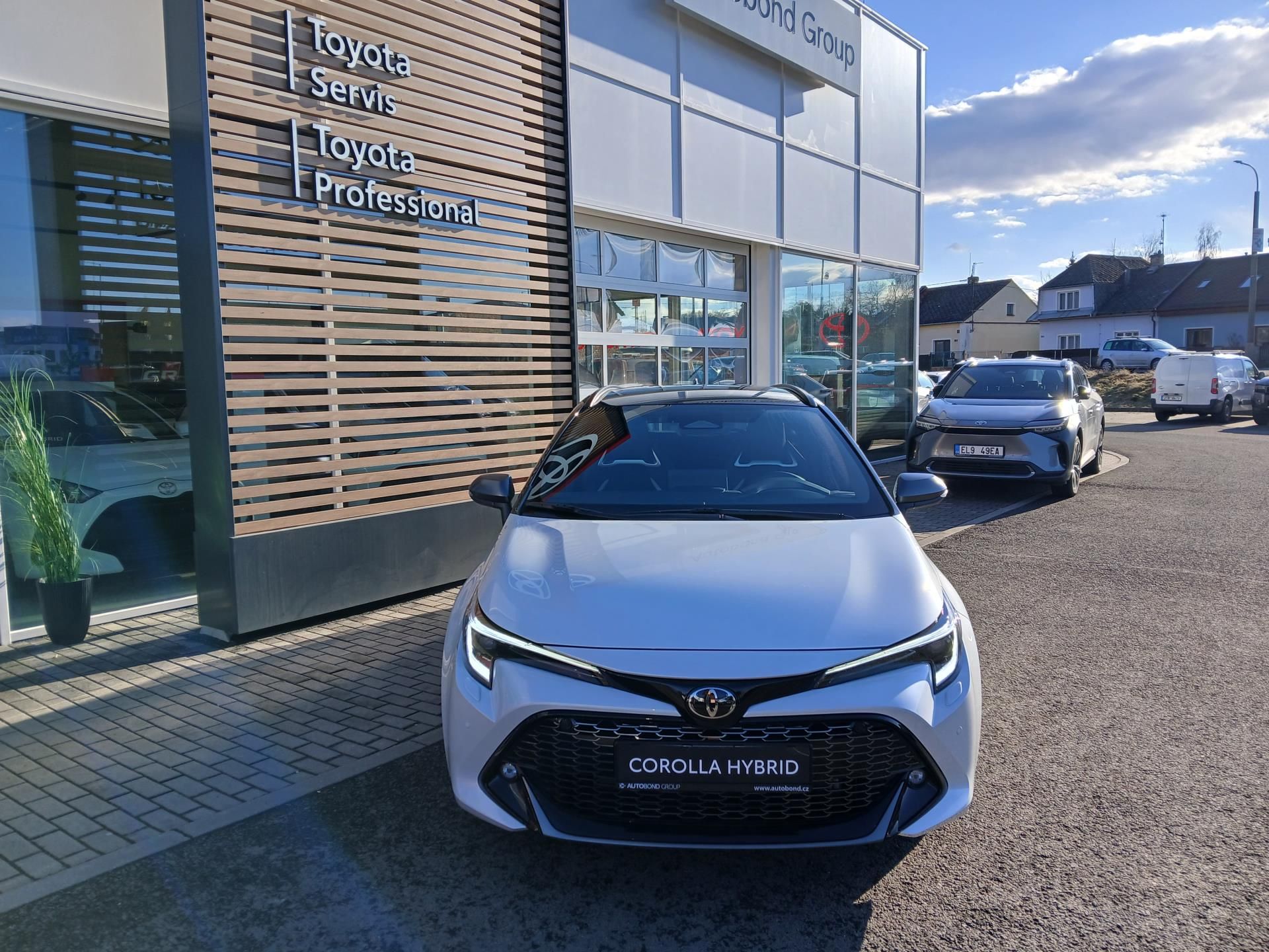 Toyota Corolla, 1.8 HEV GR Sport - fotka 2
