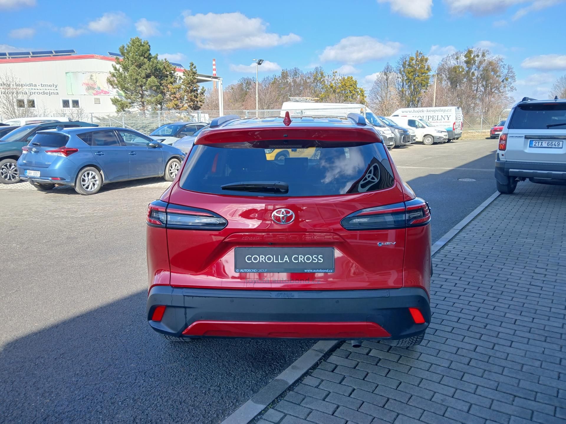 Toyota Corolla Cross, 1,8 HEV STYLE zimní pneu - fotka 6