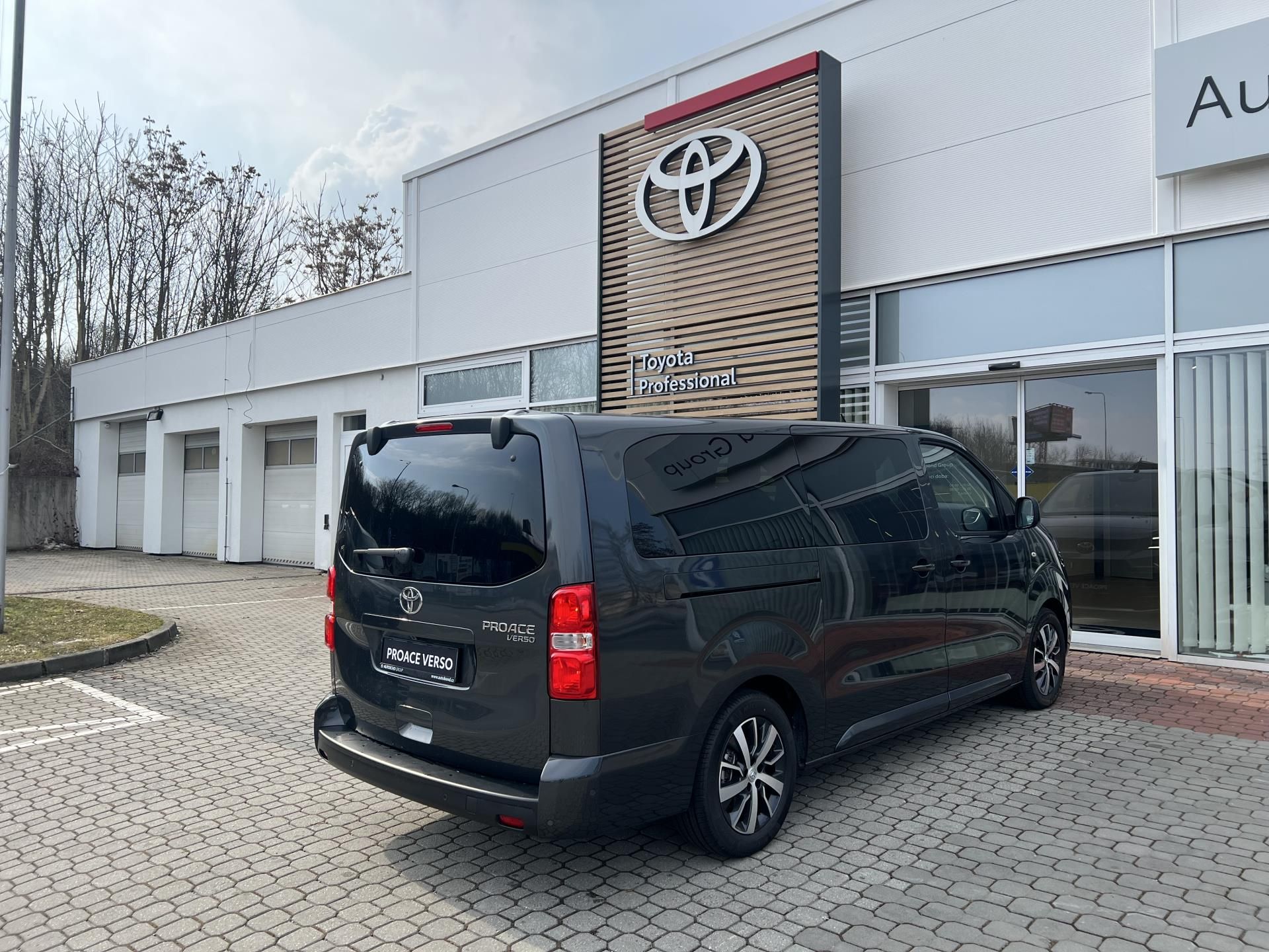 Toyota Proace Verso, 2.0D 8AT VIP 6S L2 Skyview - fotka 6