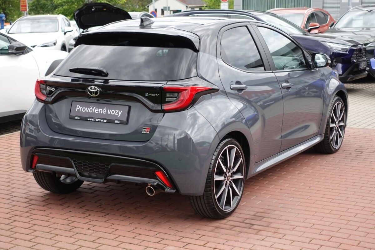 Toyota Yaris, 1,5 HEV GR SPORT VIP Skyview - fotka 4