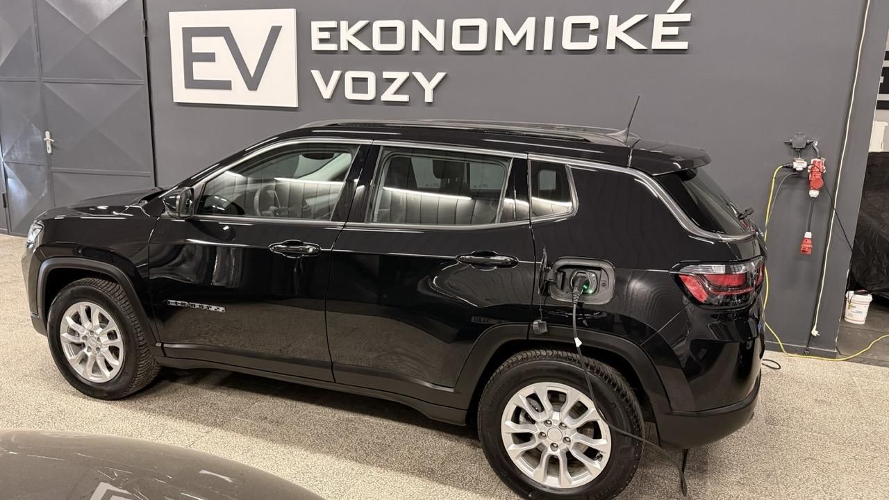 Jeep Compass, 1.3i 4x4,PHEV,50km dojezd - fotka 6