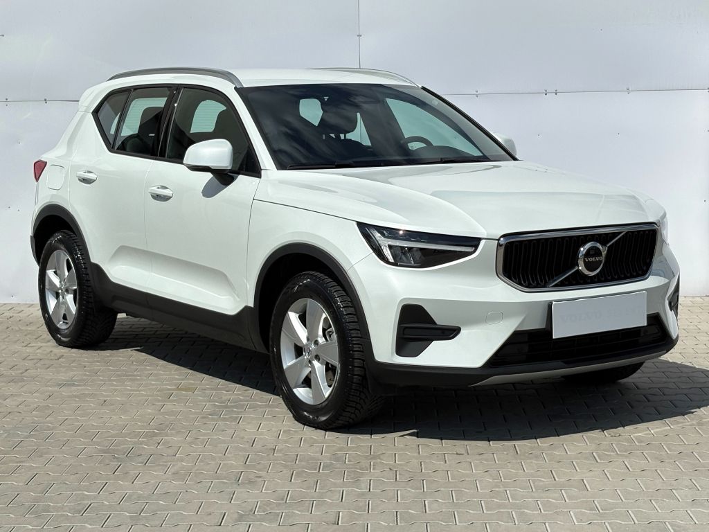 Volvo XC40, CORE B3 FWD 120kW - fotka 4