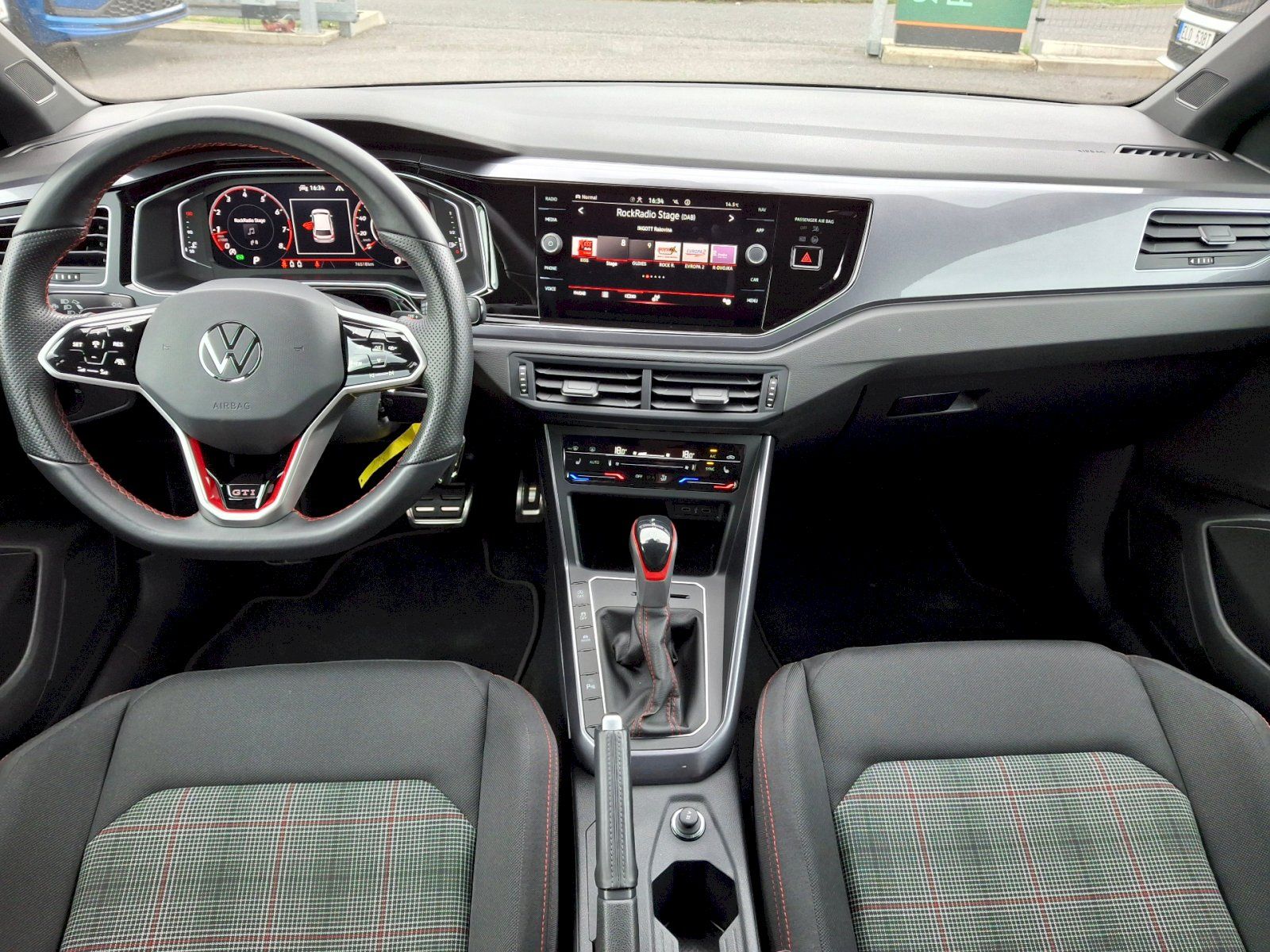 Volkswagen Polo, GTI DSG 2,0TSi 152kW - fotka 5