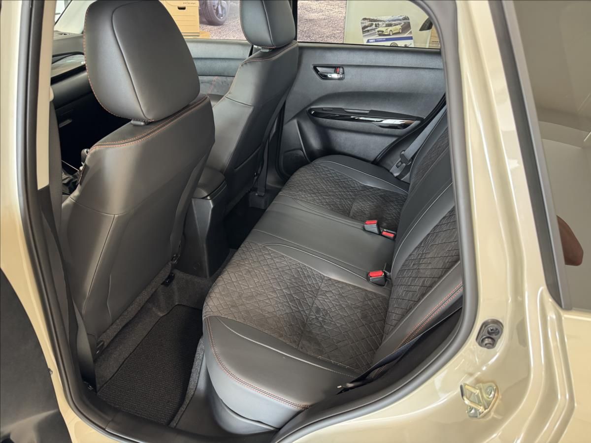 Suzuki Vitara, 1,4 Elegance Allgrip Black ed. - fotka 5