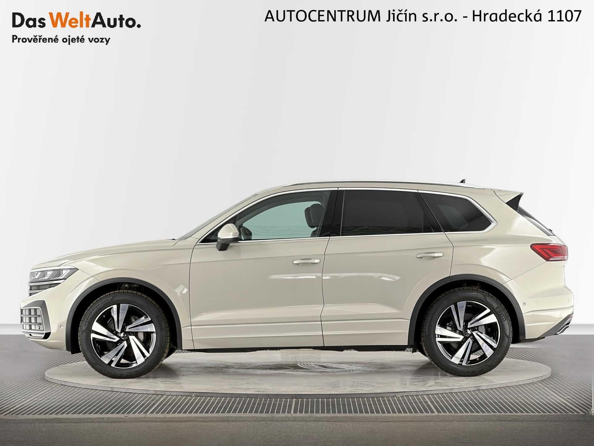 Volkswagen Touareg, Elegance 3.0 TDI 210kW 4Motion - fotka 3