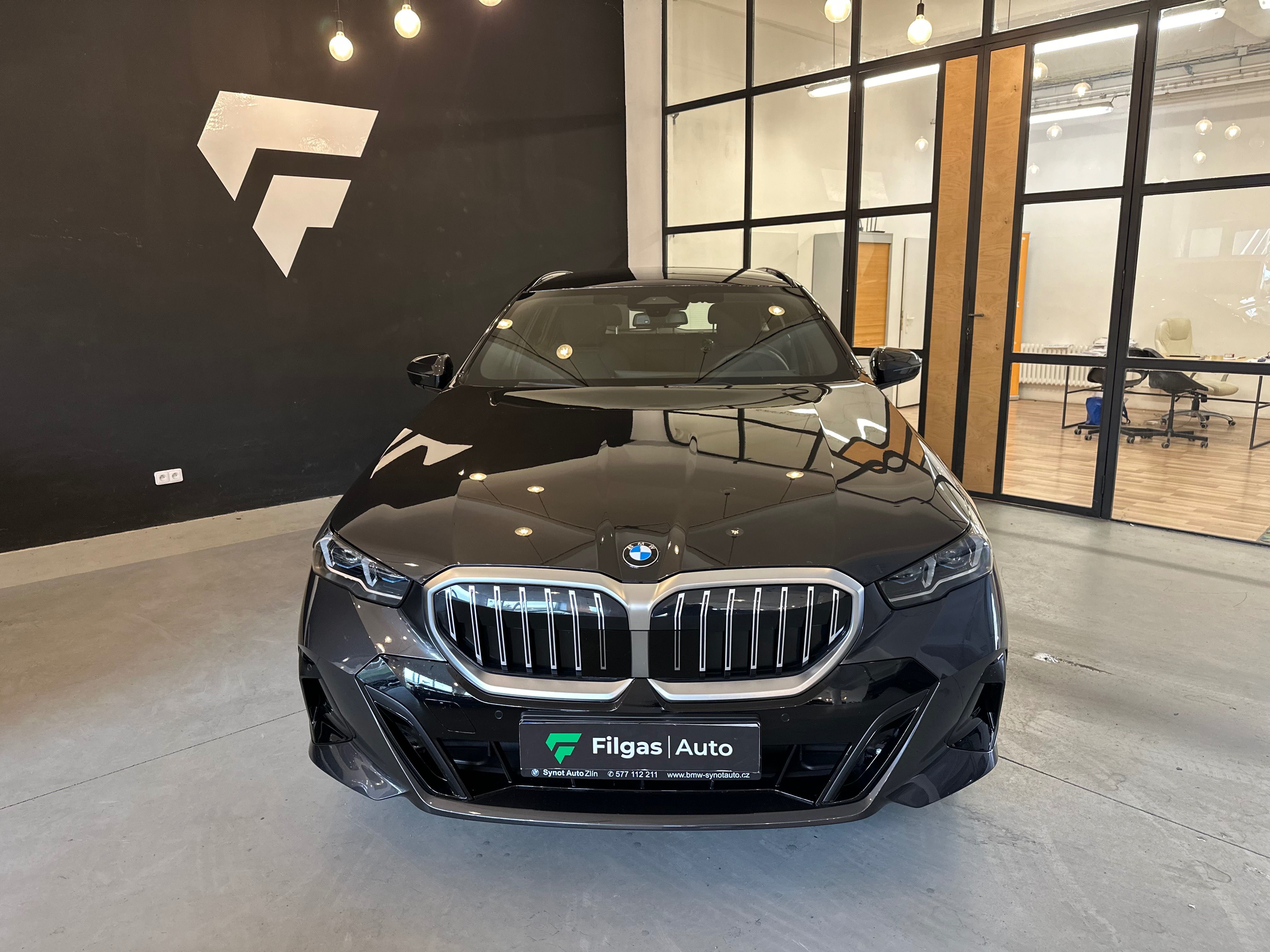 BMW Řada 5, 520D XDRIVE M SPORT TOURING - fotka 5