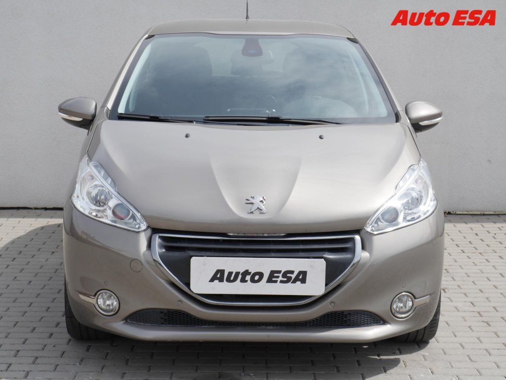 Peugeot 208, 1.6i,ČR - fotka 2
