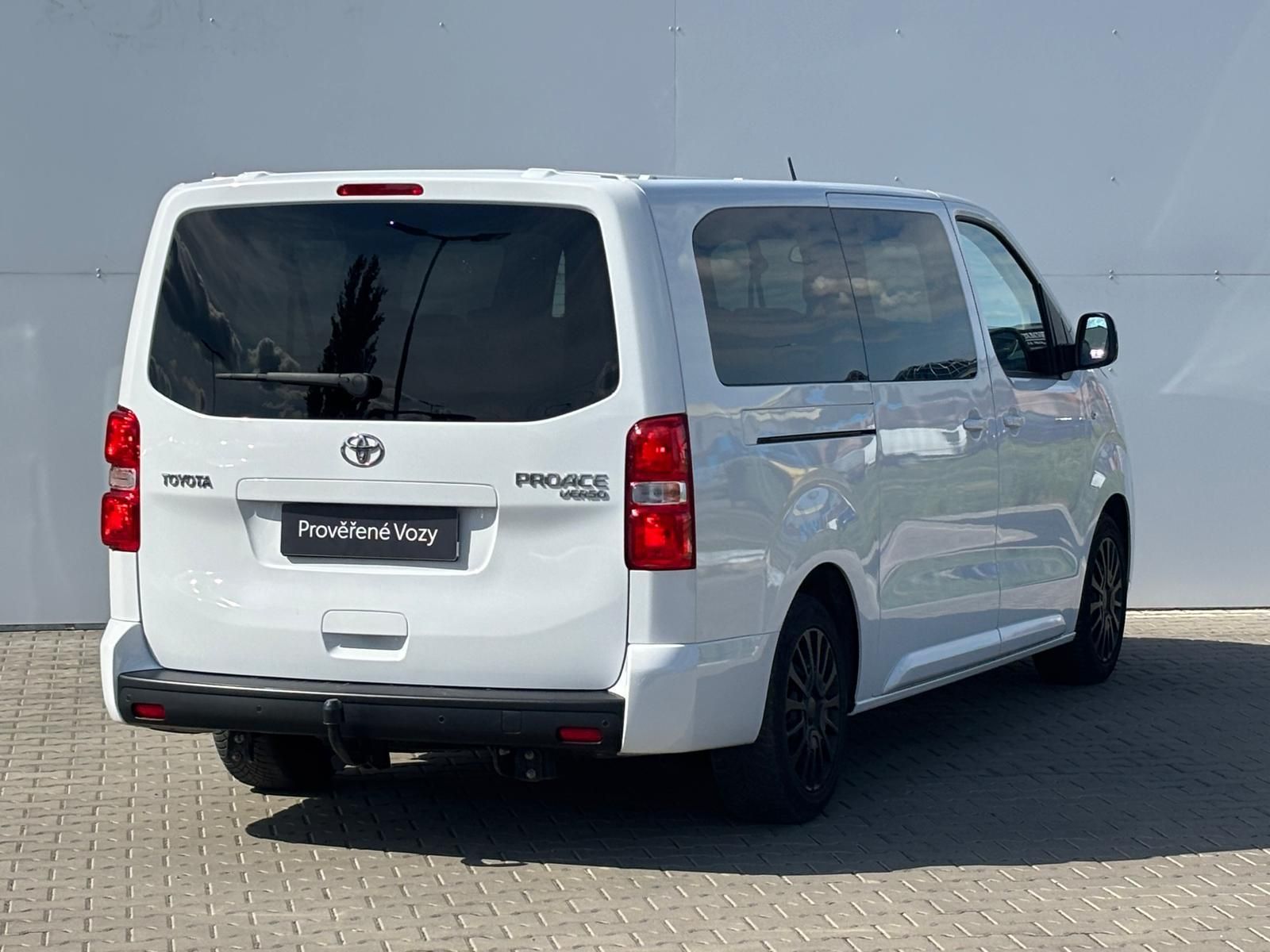 Toyota Proace Verso, 2,0 D-4D L2 Family AT - fotka 2
