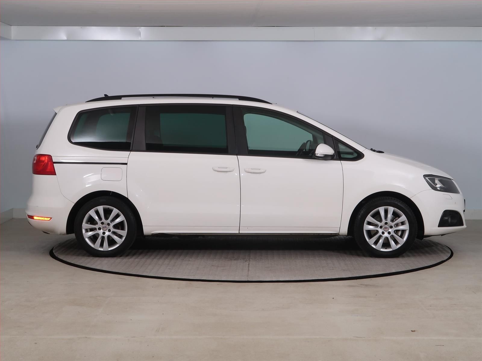 Seat Alhambra, 2.0 TDI, Automat, Navi, Xenony - fotka 6
