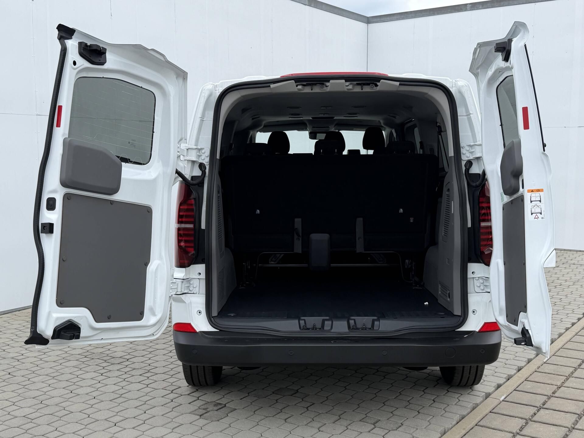 Volkswagen Caravelle, DR 6G 2,0TDI - fotka 4