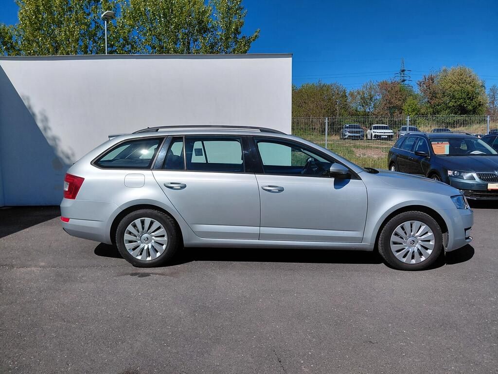 Škoda Octavia, Ambition Plus 1.6 TDI 66 kW - fotka 3
