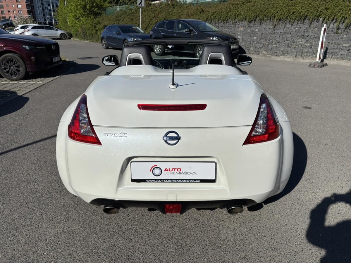 Nissan 370 Z, 3,7 i Premium 1.ČR TOP STAV - fotka 4