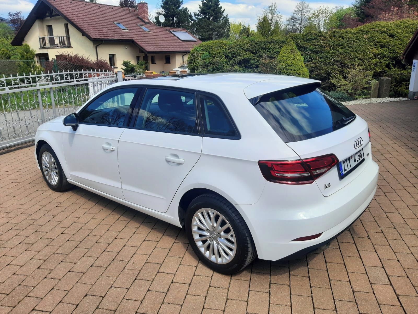 Audi A3, 1.6TDI, ALU, Panorama - fotka 5