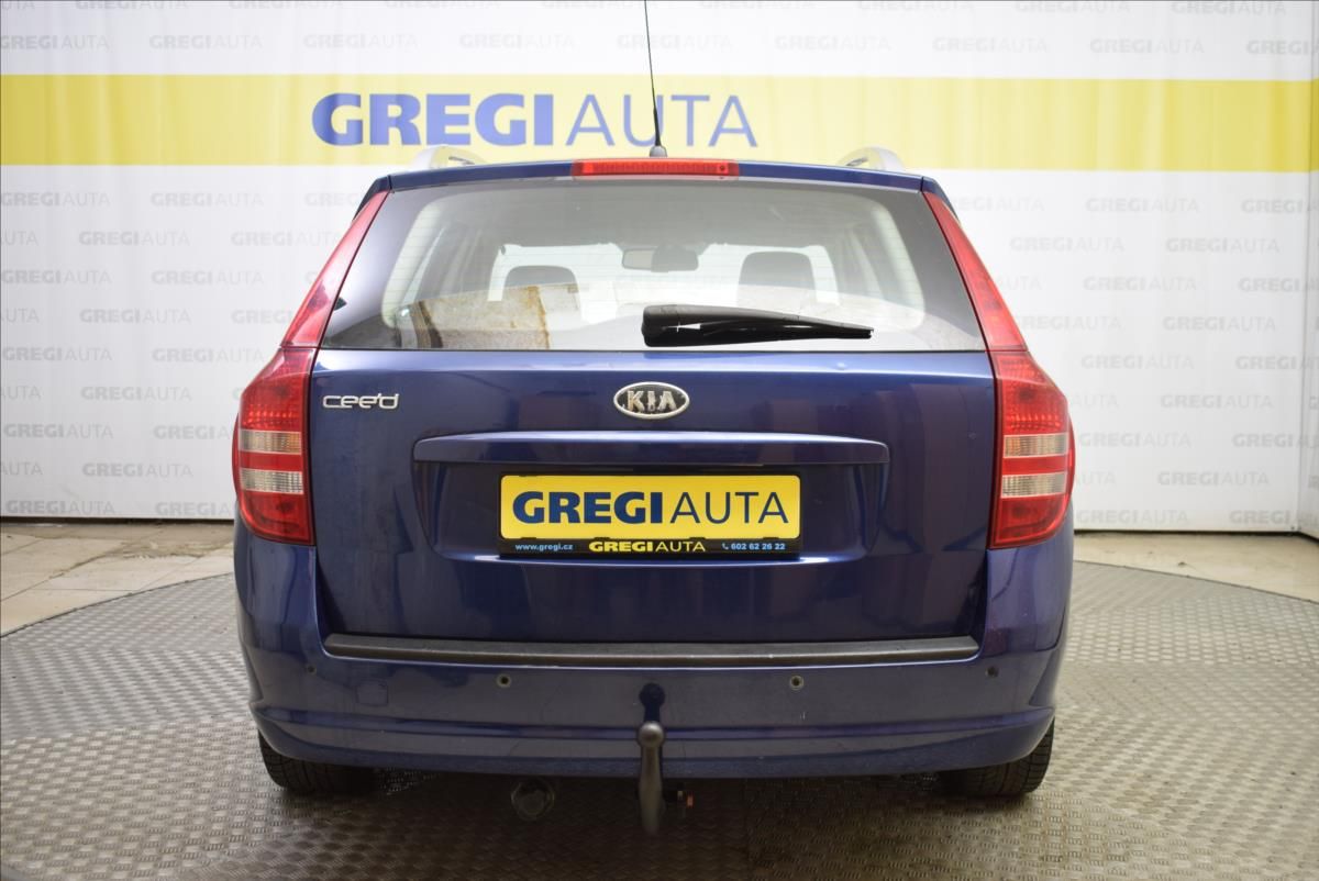 Kia Cee´d, 2,0 i AUTOMAT PO SERVISU,PO TK - fotka 4