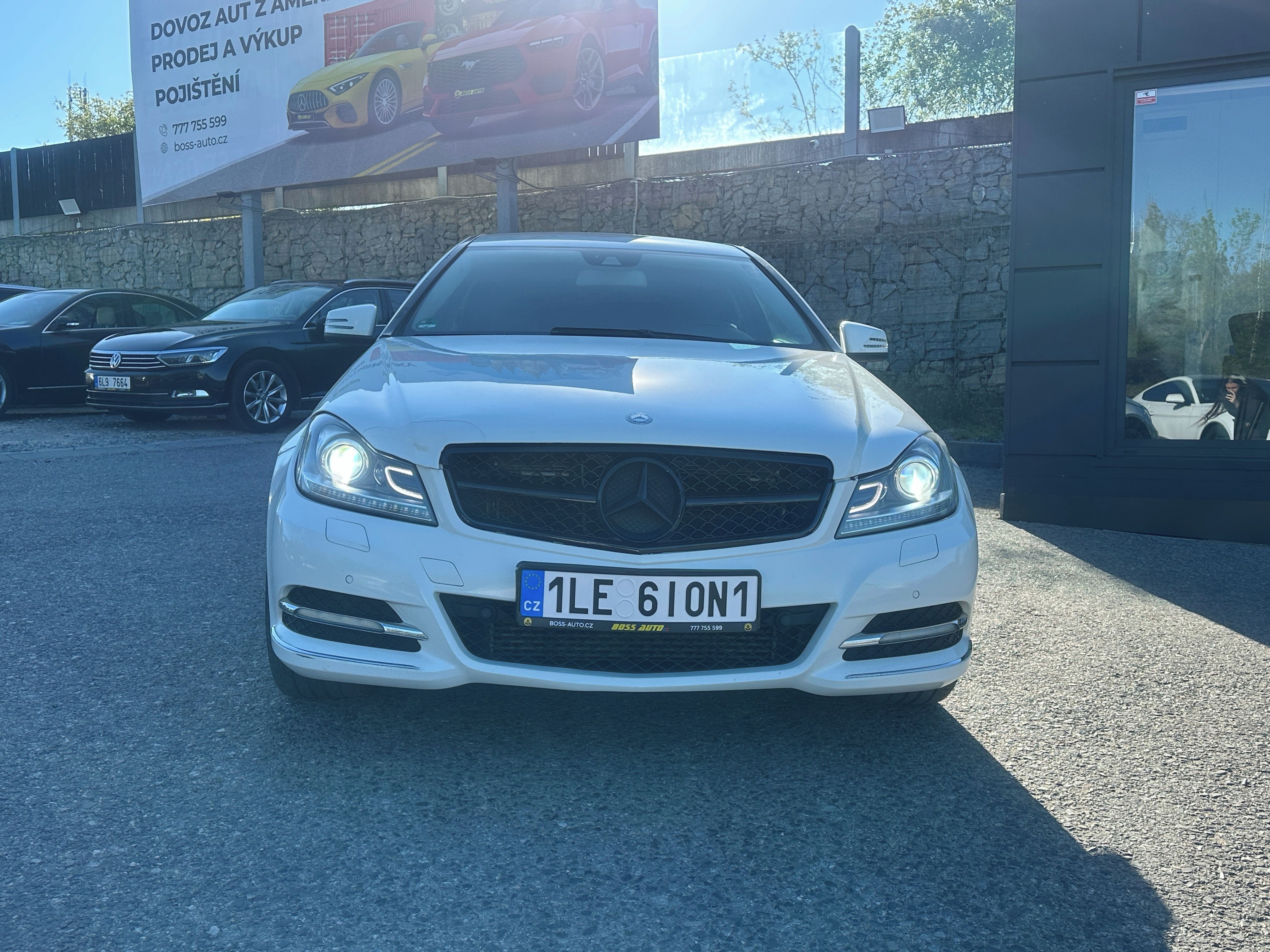 Mercedes-Benz Třídy C, Mercedes-Benz C 180 2011 - fotka 3