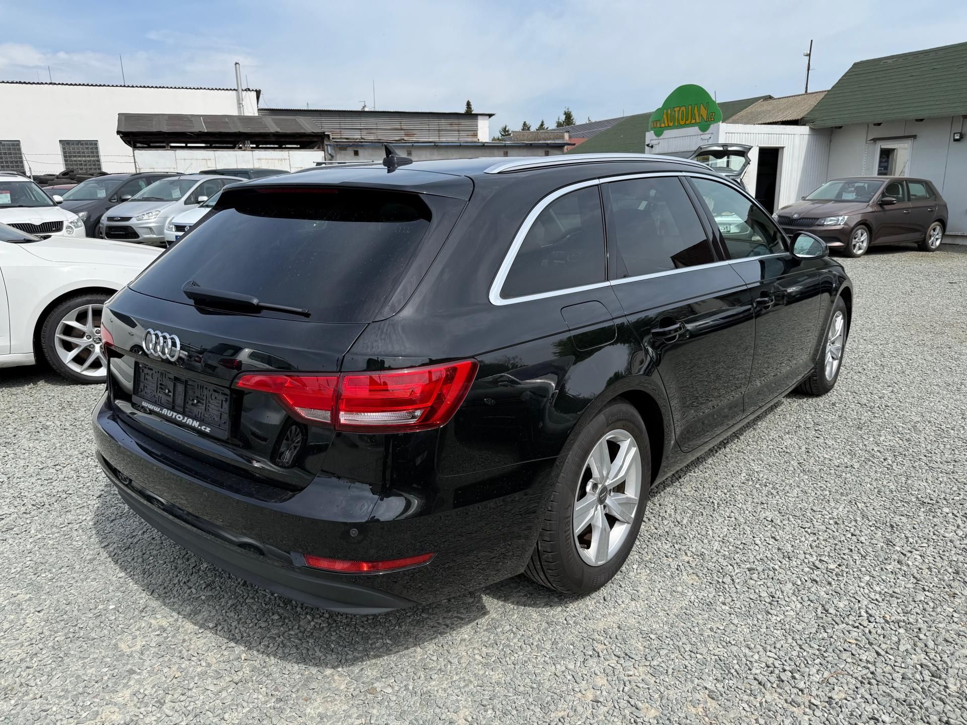 Audi A4, 1.4 TFSI 110 KW AUTOMAT - fotka 6