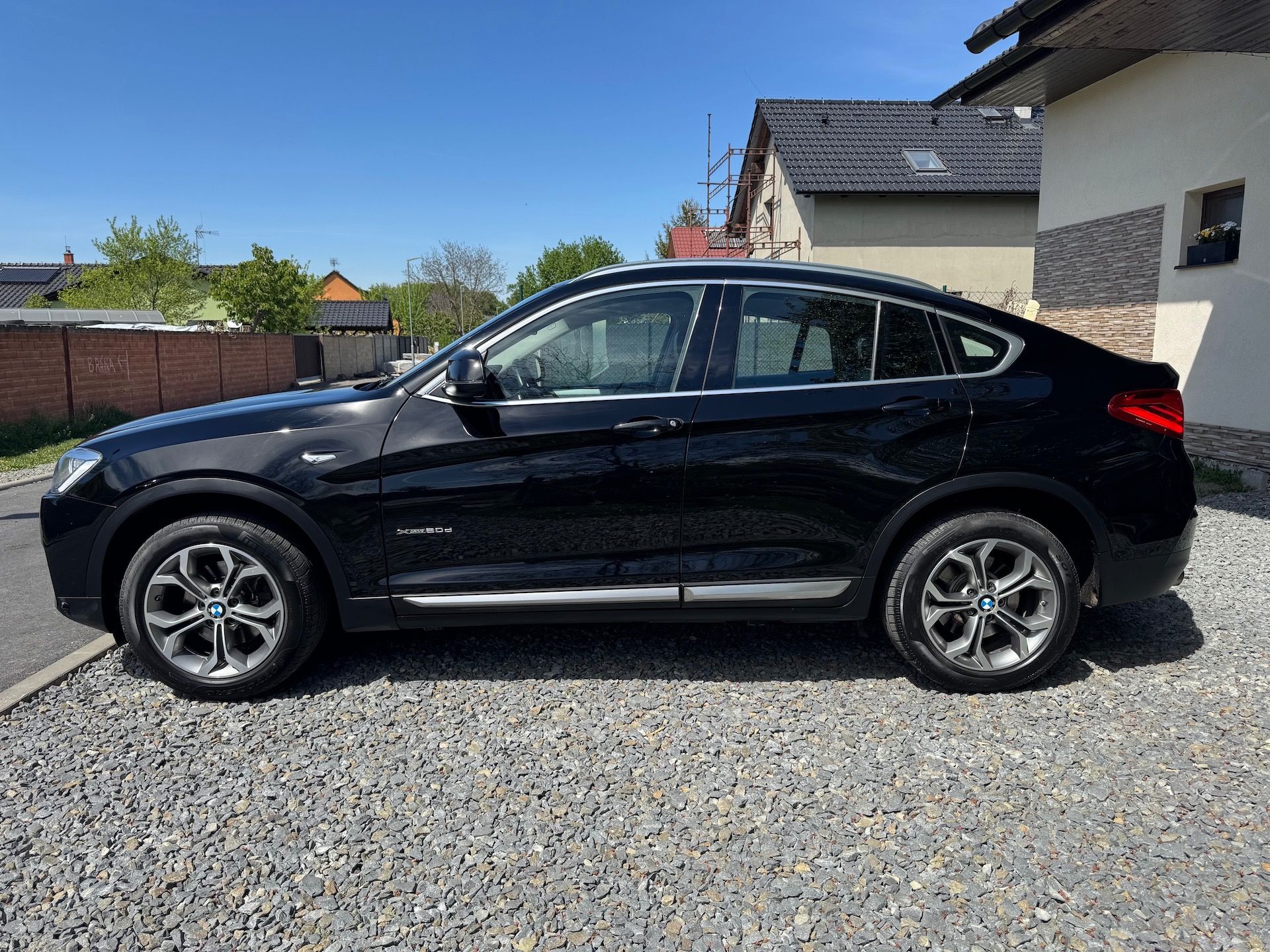 BMW X4, 20d XDRIVE nové v ČR 2x ALU - fotka 4