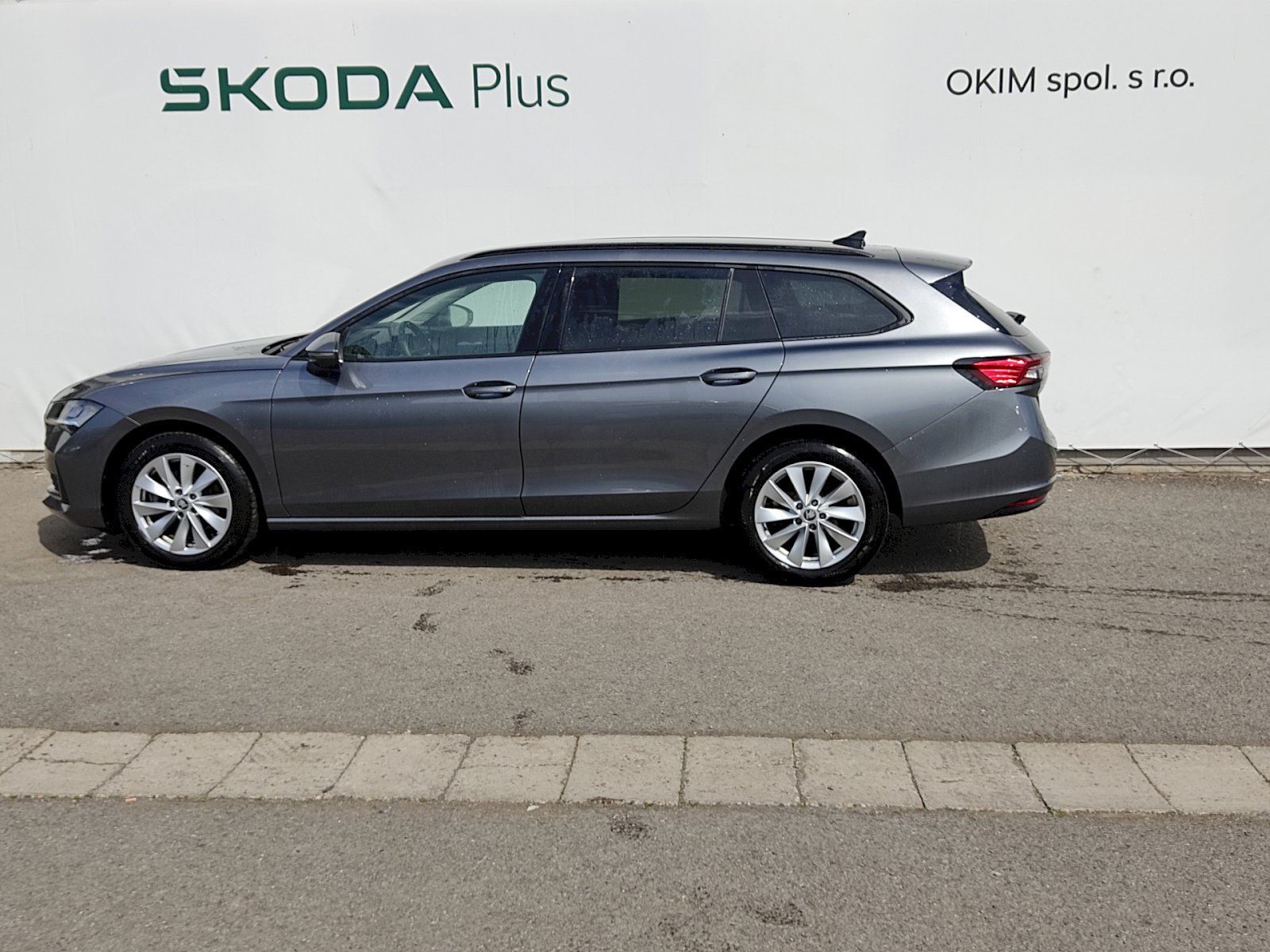 Škoda Superb, combi Selection 2,0 Tdi 110 Kw - fotka 3
