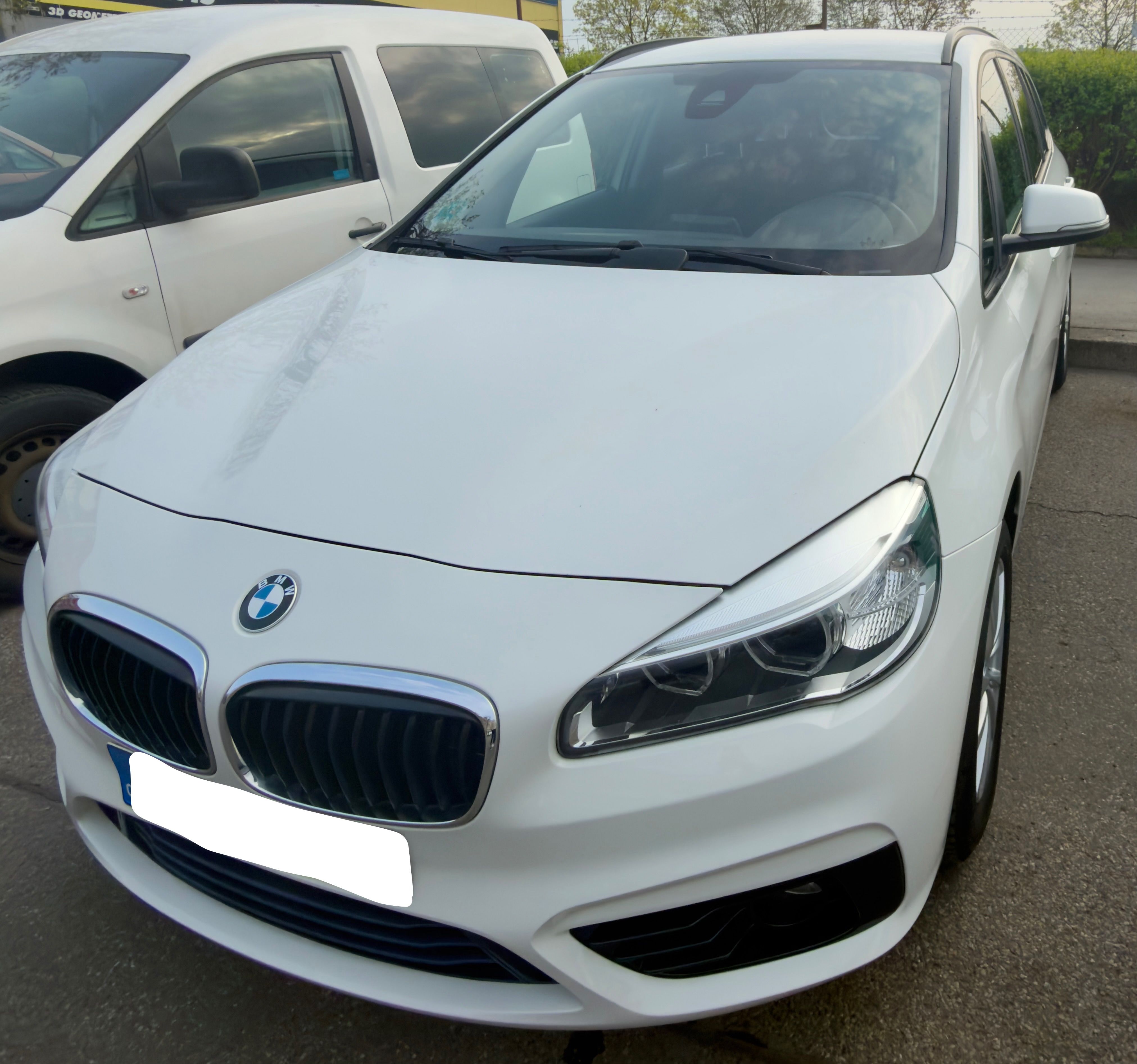 BMW Řada 2, 218d Gran Tourer - fotka 3