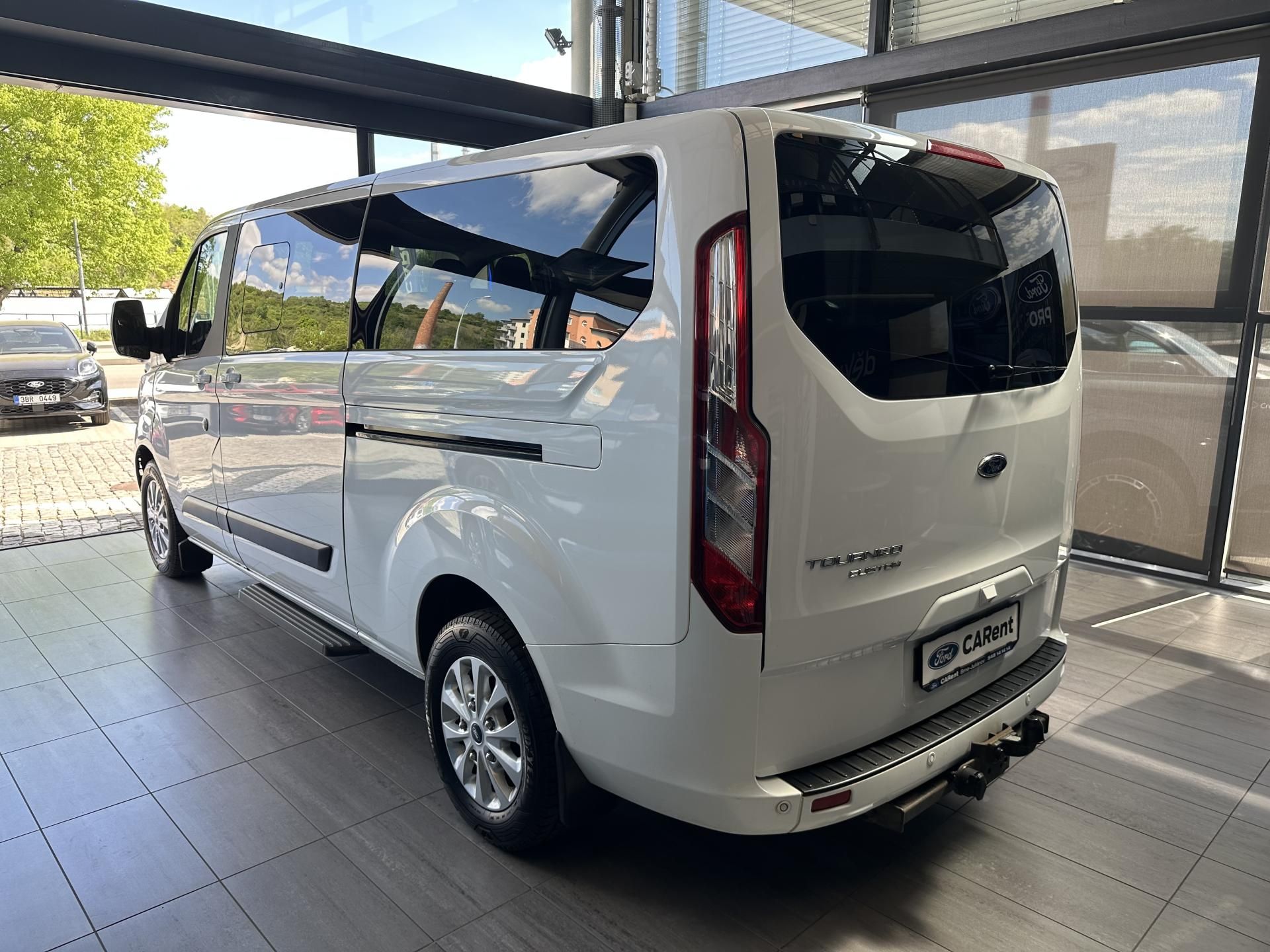 Ford Tourneo Custom, Trend 320 L2 2.0 EB 130k - fotka 2