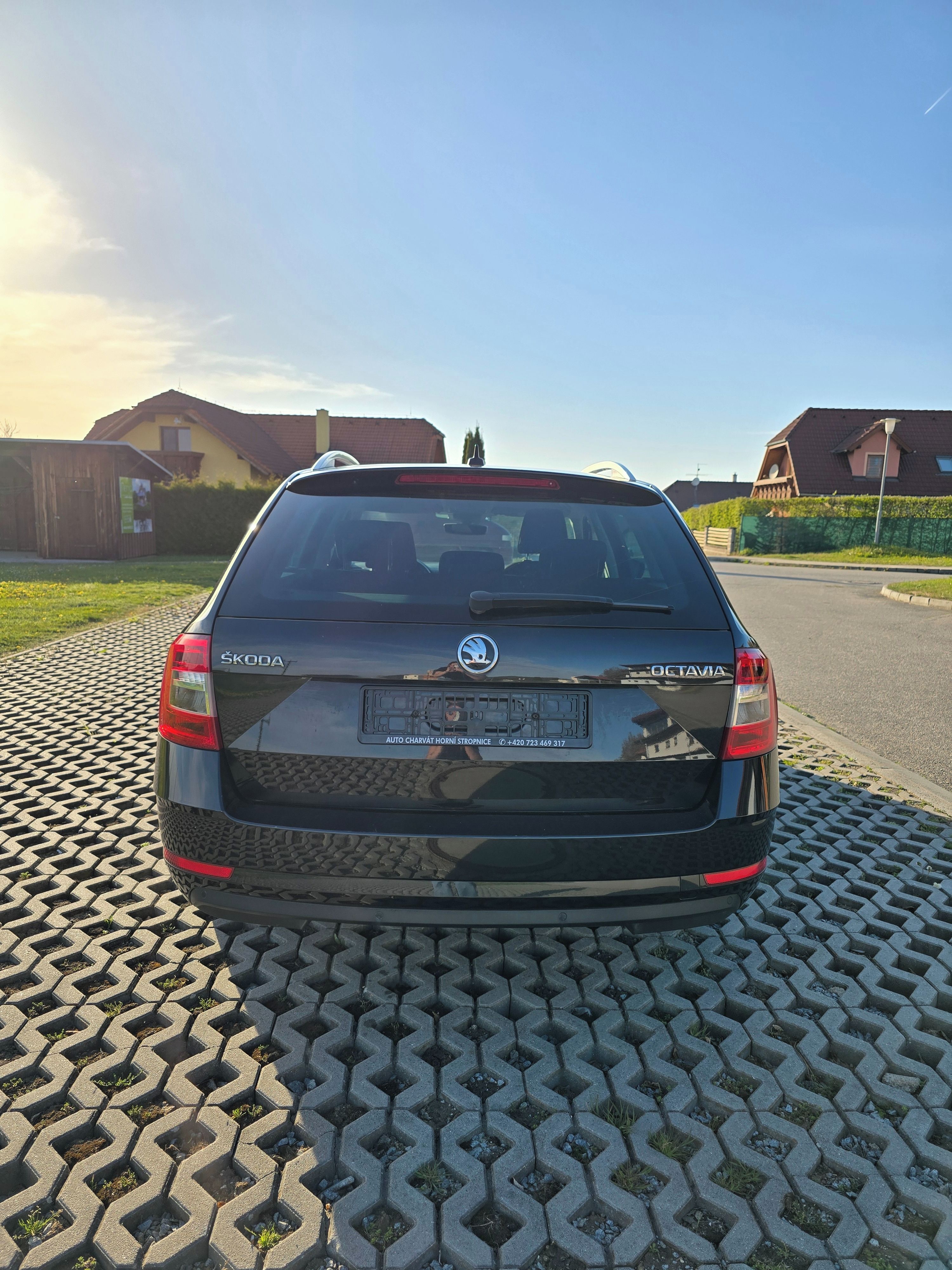 Škoda Octavia, 1.4 TSI Combi Style - fotka 6