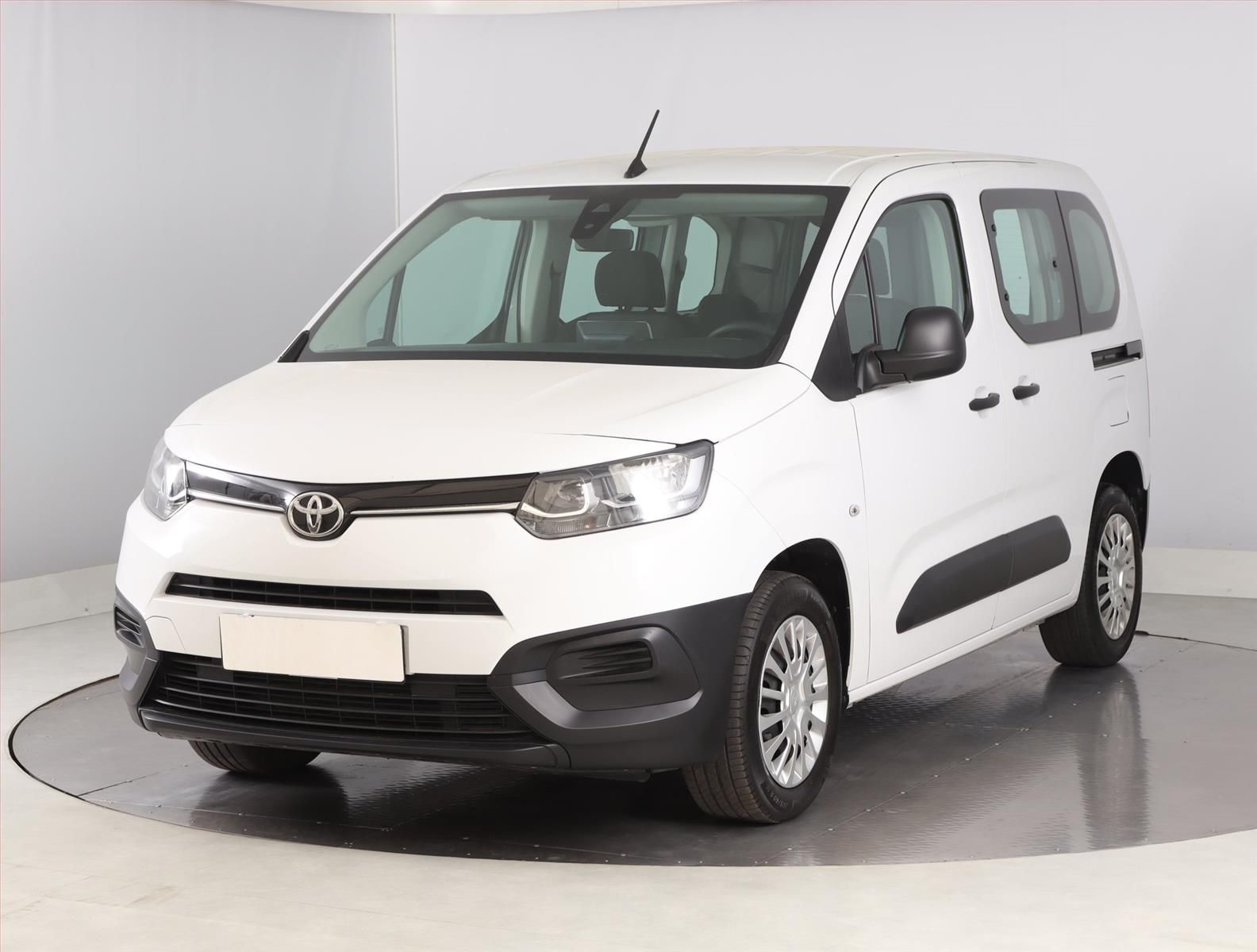 Toyota Proace City Verso, 1.5 D-4D, 5Míst, Klima, ČR - fotka 2