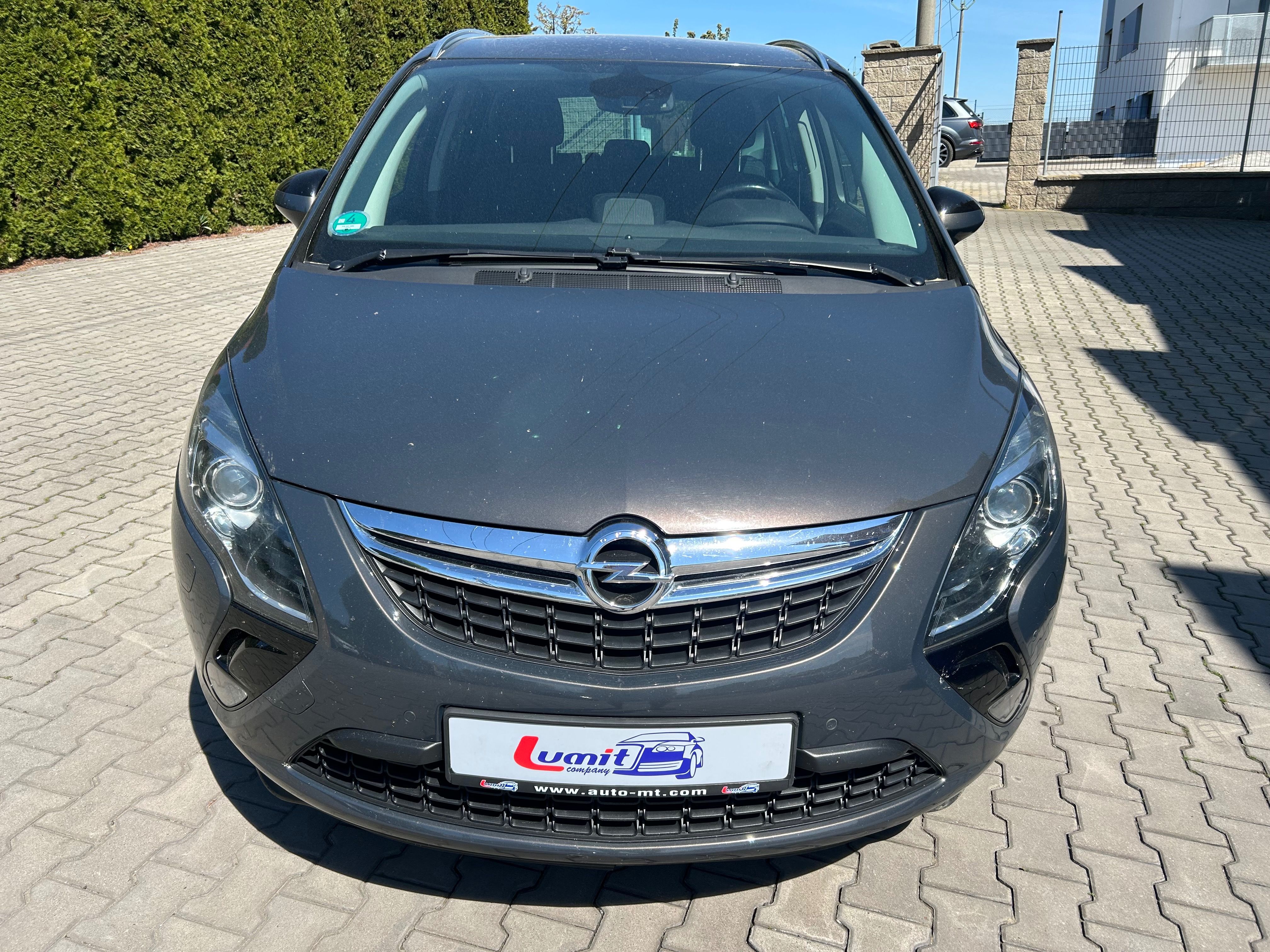 Opel Zafira, Tourer 1.6 CDTi, 7 míst - fotka 2
