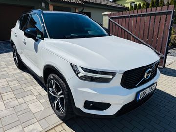 T4 AWD R-DESIGN ČR 1majitel