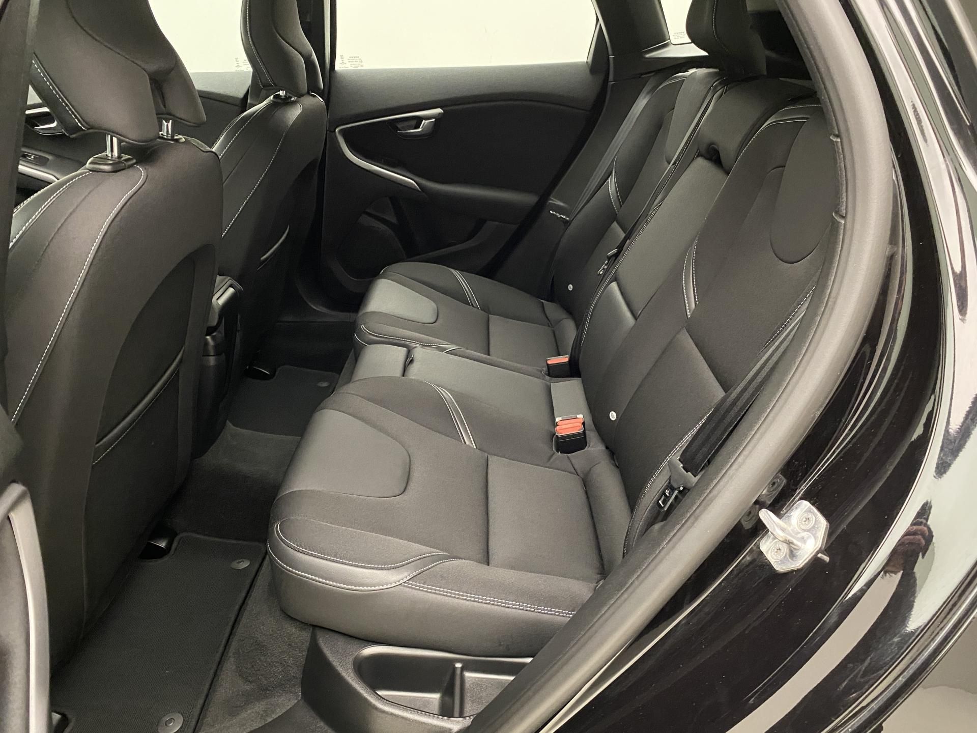 Volvo V40, D2 MOMENTUM AUT - fotka 5