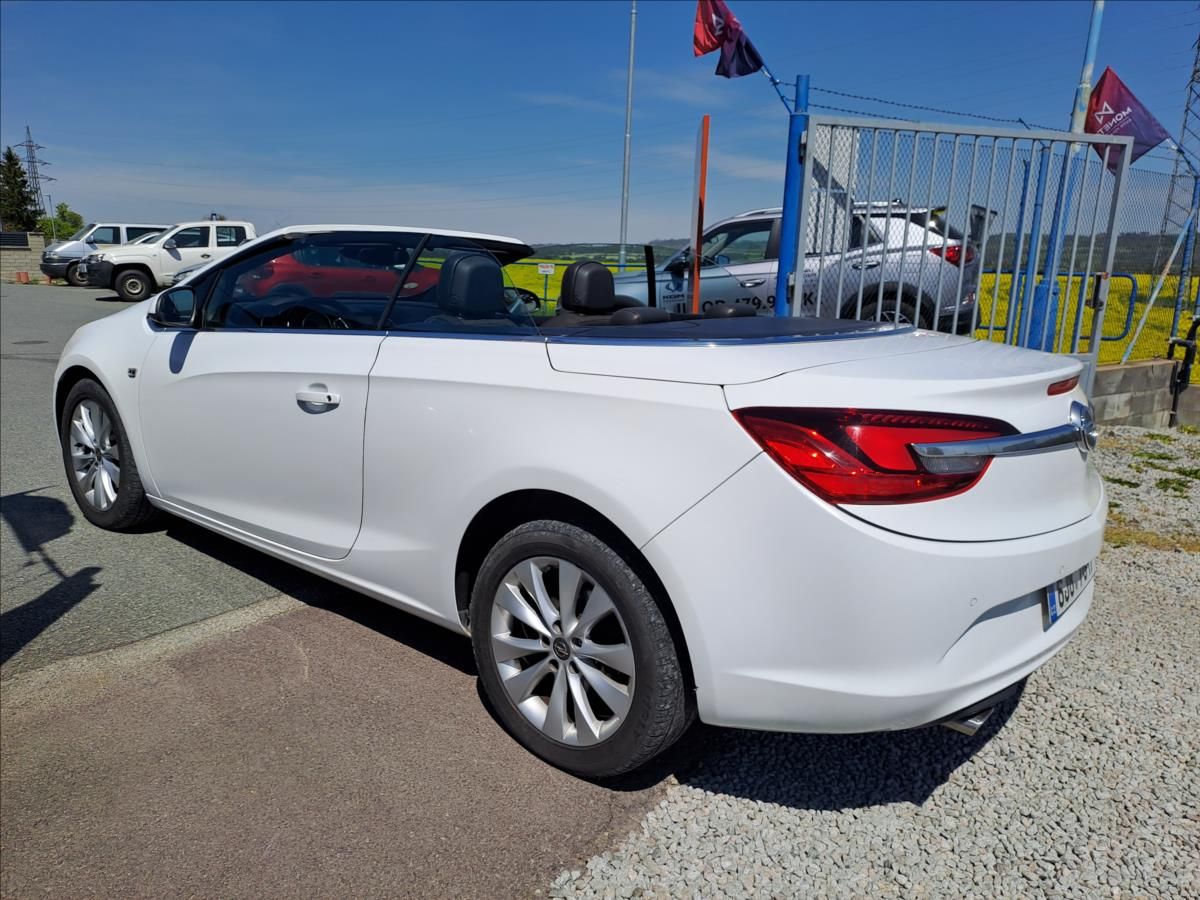 Opel Cascada, 2,0 CDTI 121kW KABRIOLET - fotka 4
