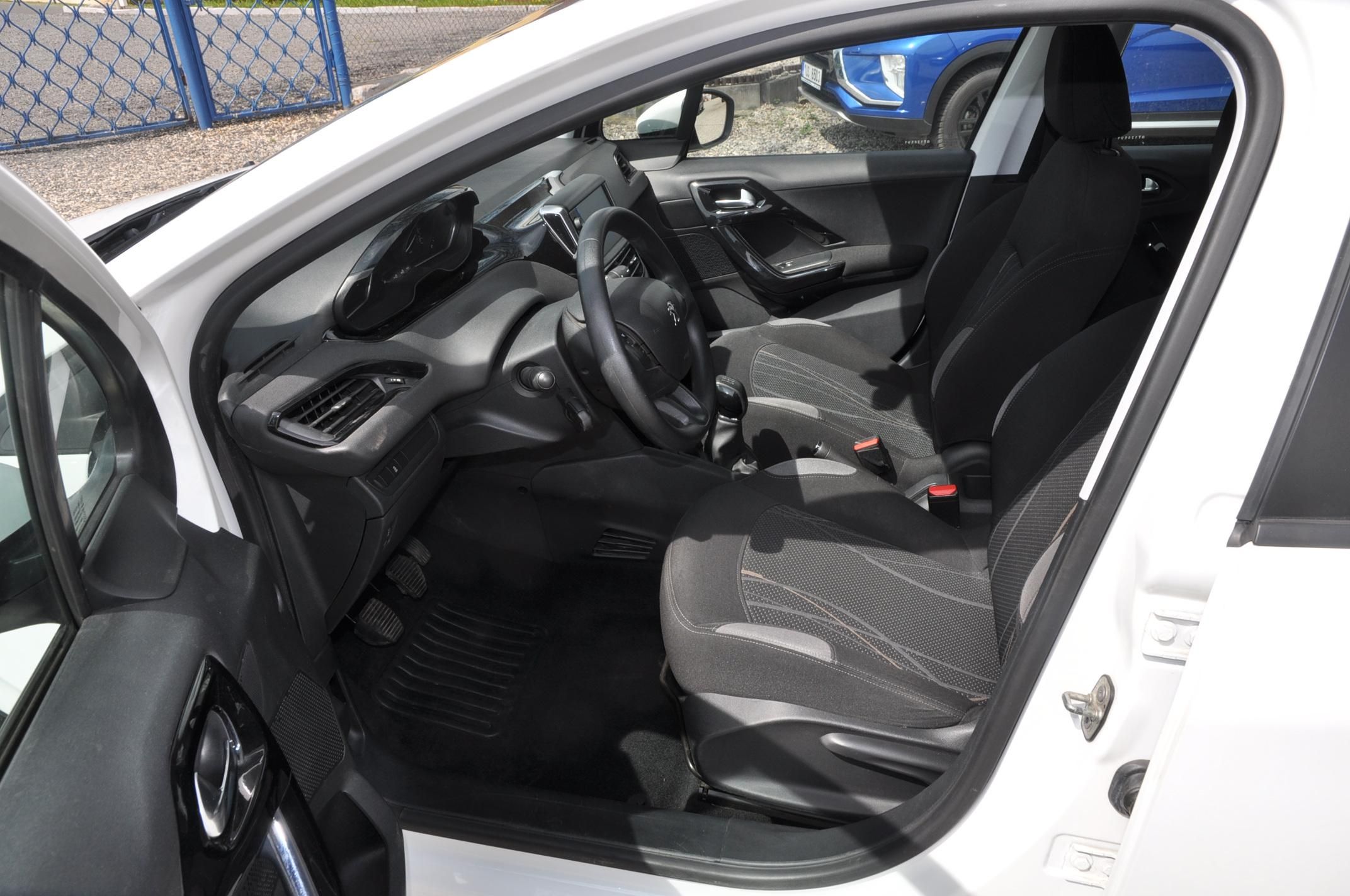 Peugeot 208, 1.6HDi 55kW - fotka 6