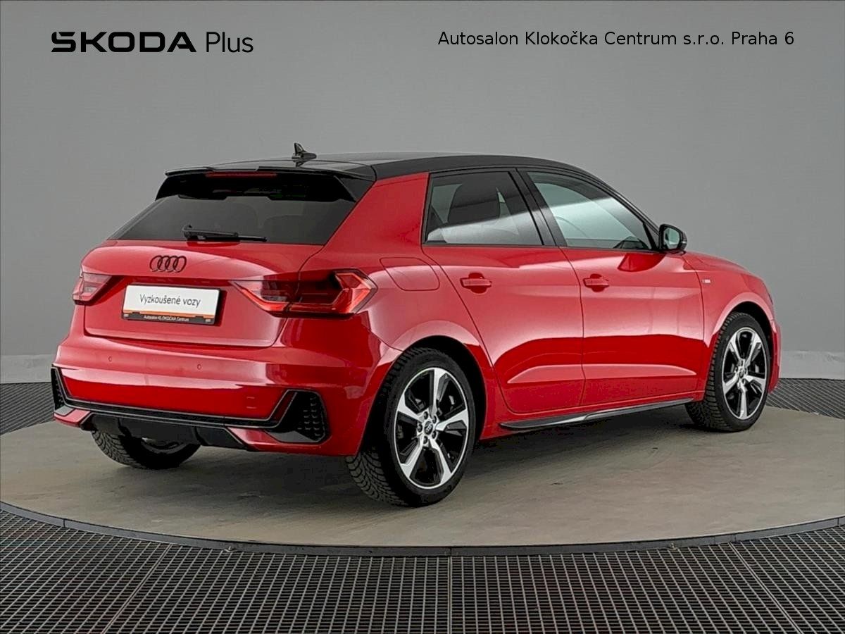 Audi A1, 35 TFSI110 kW S-line STR Black - fotka 2