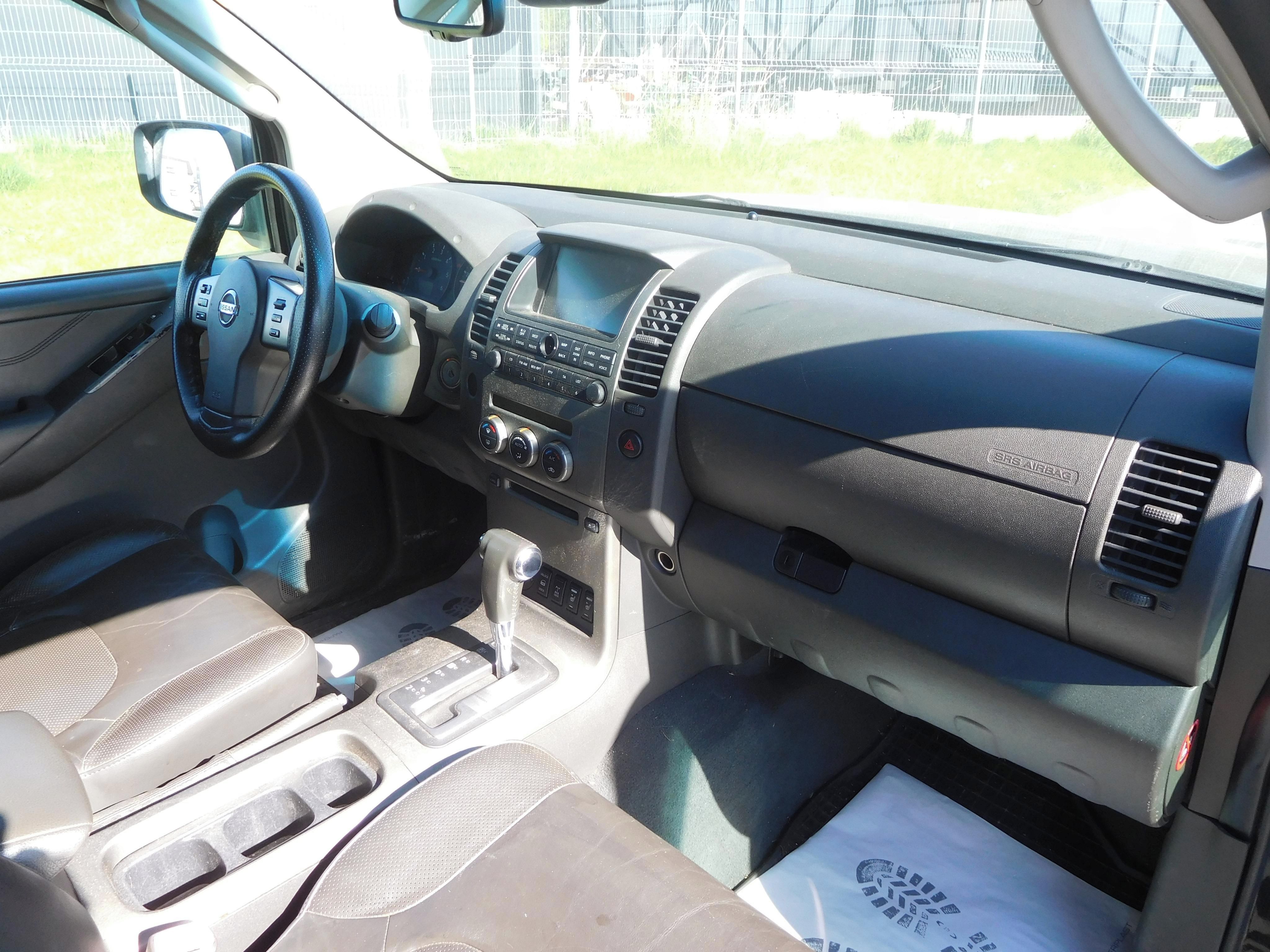 Nissan Navara, 2.5 DCi 4WD Dakar, 126 kW, 4X4 - fotka 5