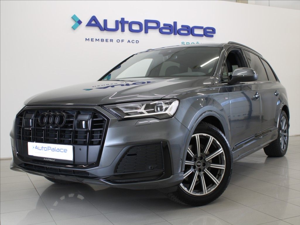 Audi Q7, 3,0 50TDi S-Line 63tkm. ČR