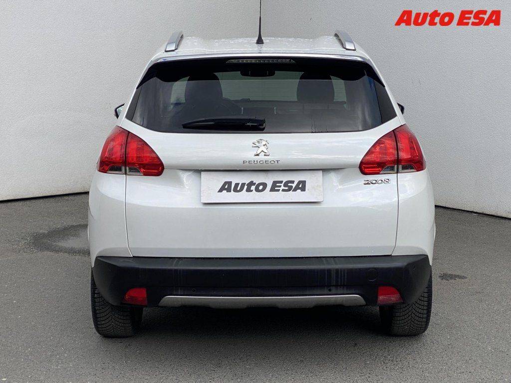 Peugeot 2008, 1.6,navi - fotka 5