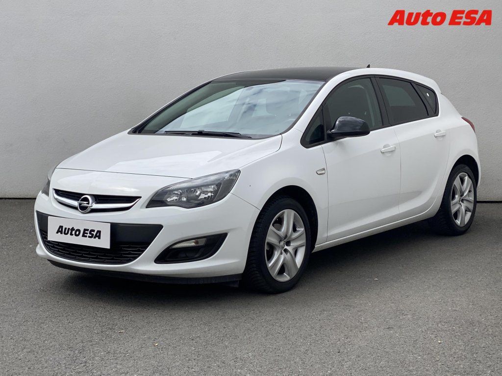 Opel Astra, 1.4 Turbo - fotka 3