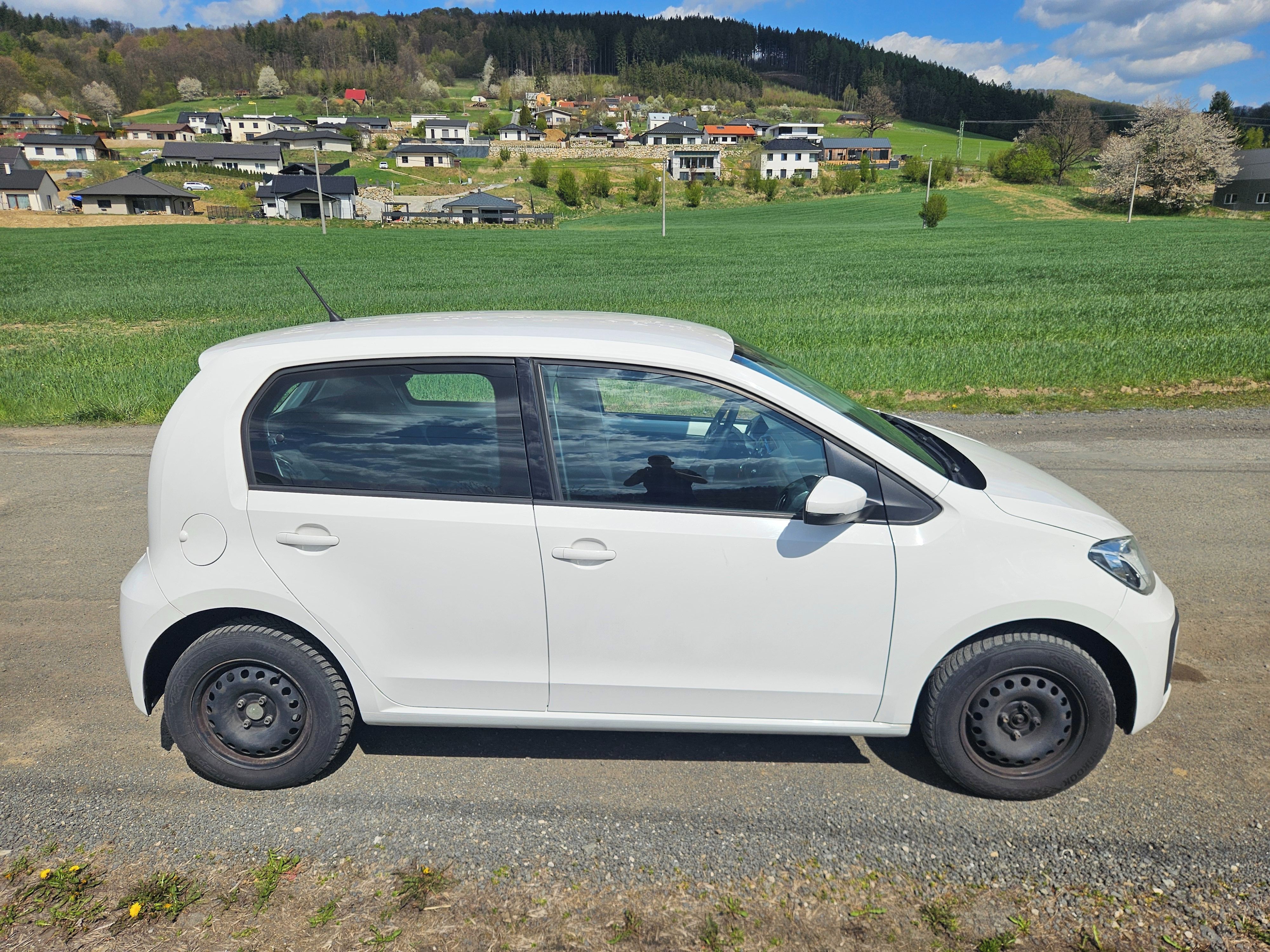 Volkswagen Up!, VW UP 2016, 58 000 km najeto - fotka 4