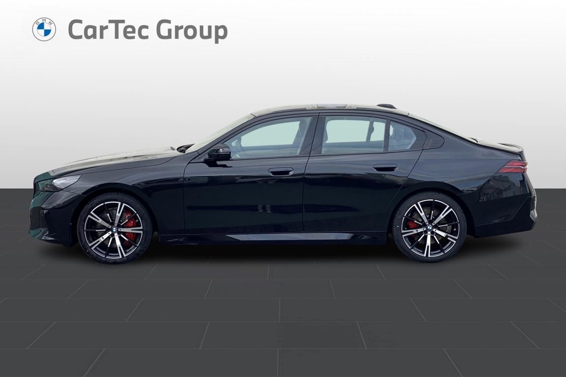 BMW Řada 5, 540d xDrive Sedan - fotka 4