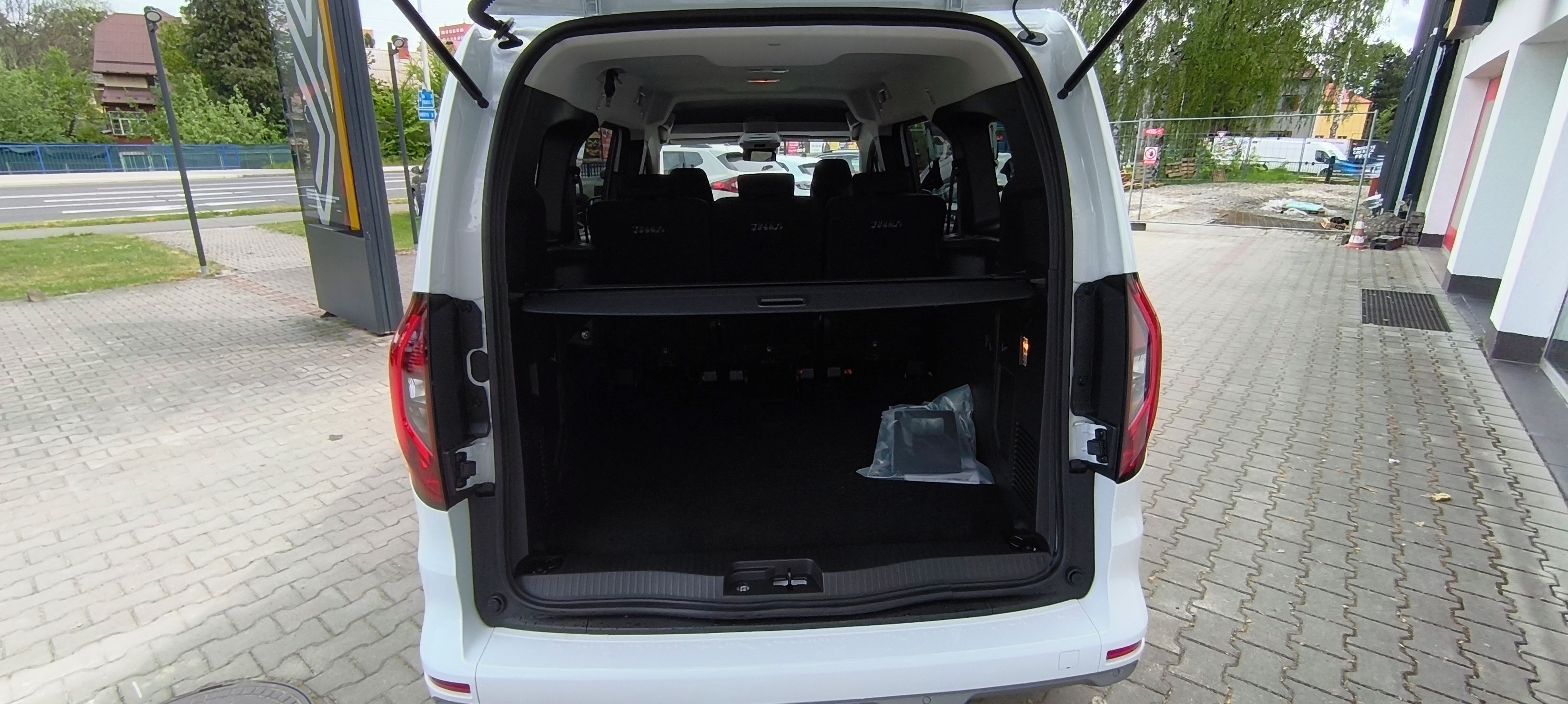 Renault Kangoo, Tce 130 - POBOČKA FRÝDEK-MÍSTE - fotka 6