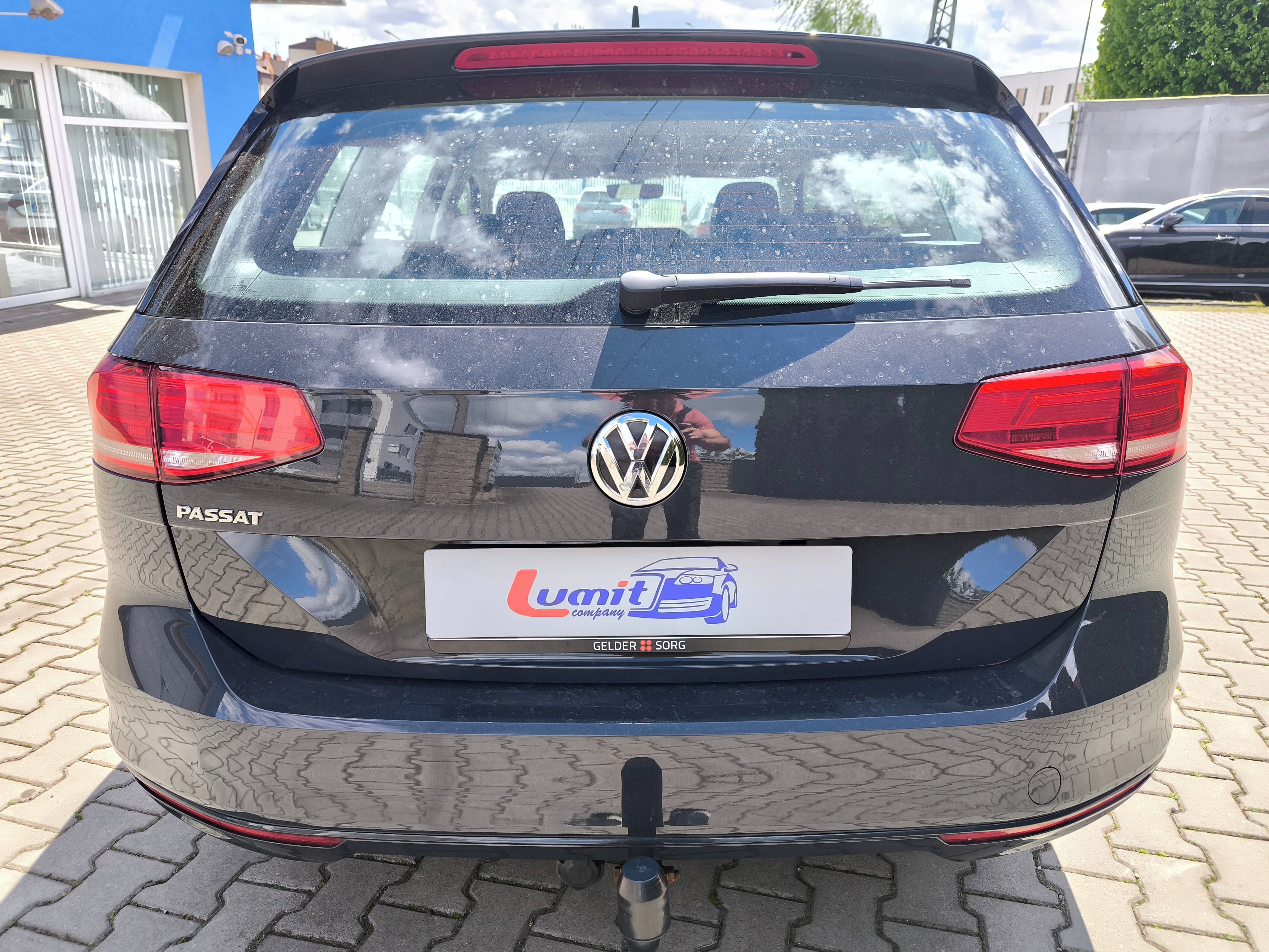 Volkswagen Passat, 2.0 TDi Trendline - fotka 6
