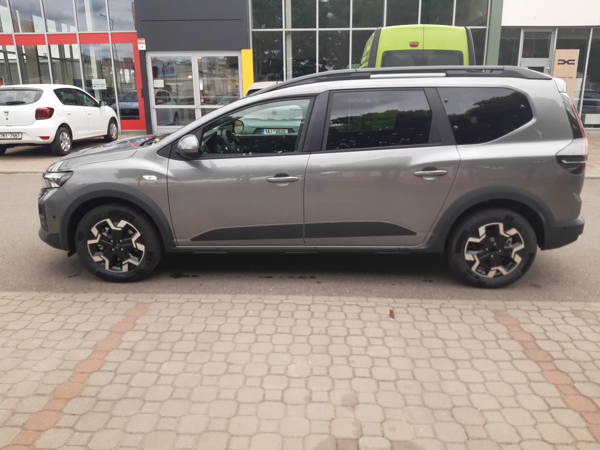 Dacia Jogger, Journey hybrid 155 7 míst - fotka 6