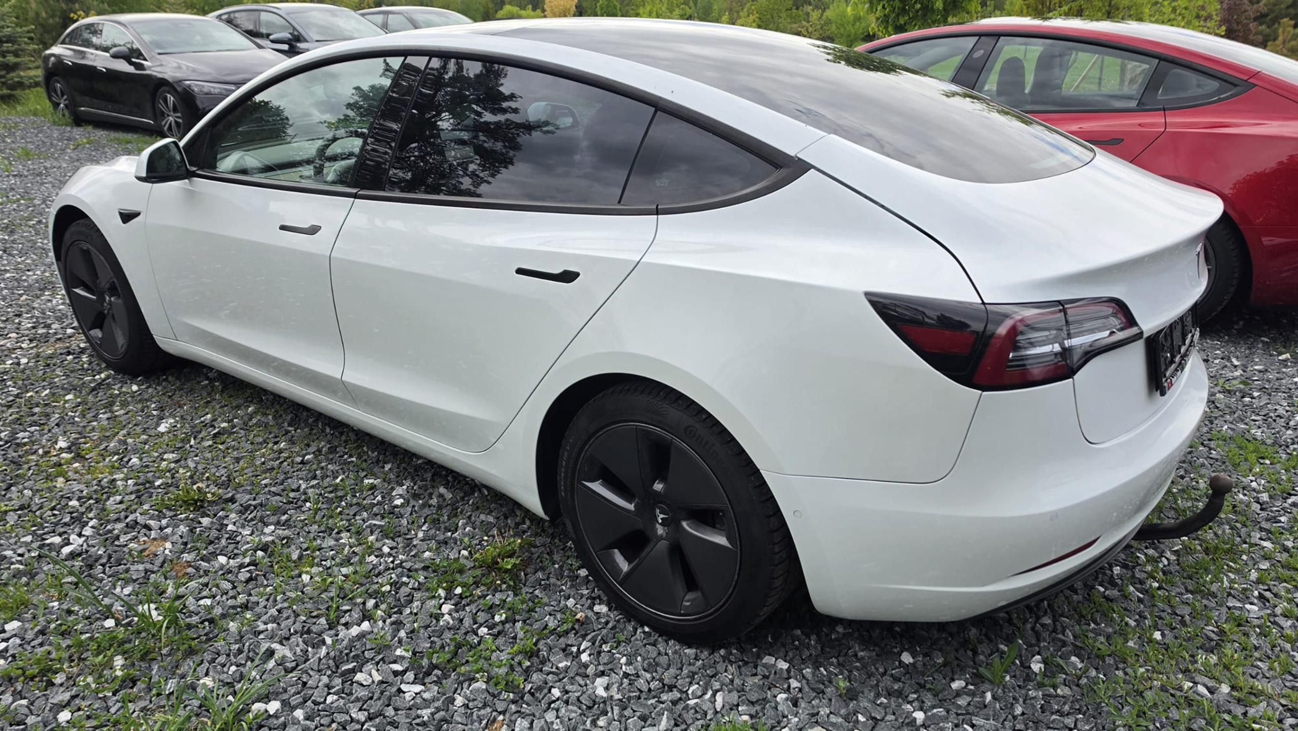 Tesla Model 3, Tažné Matrix světla - fotka 2