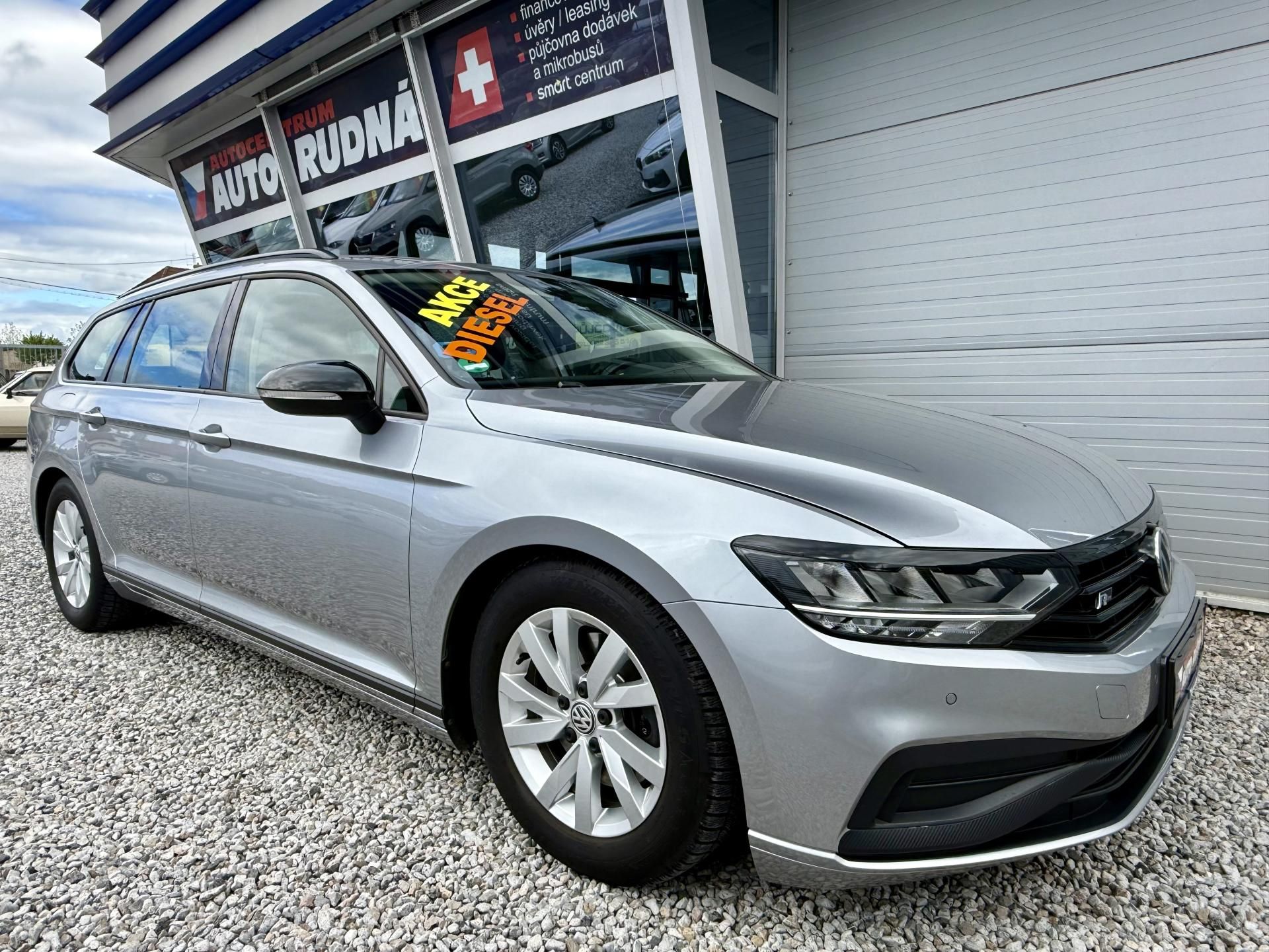 Volkswagen Passat Variant, 2,0TDI R-Line Design - fotka 6
