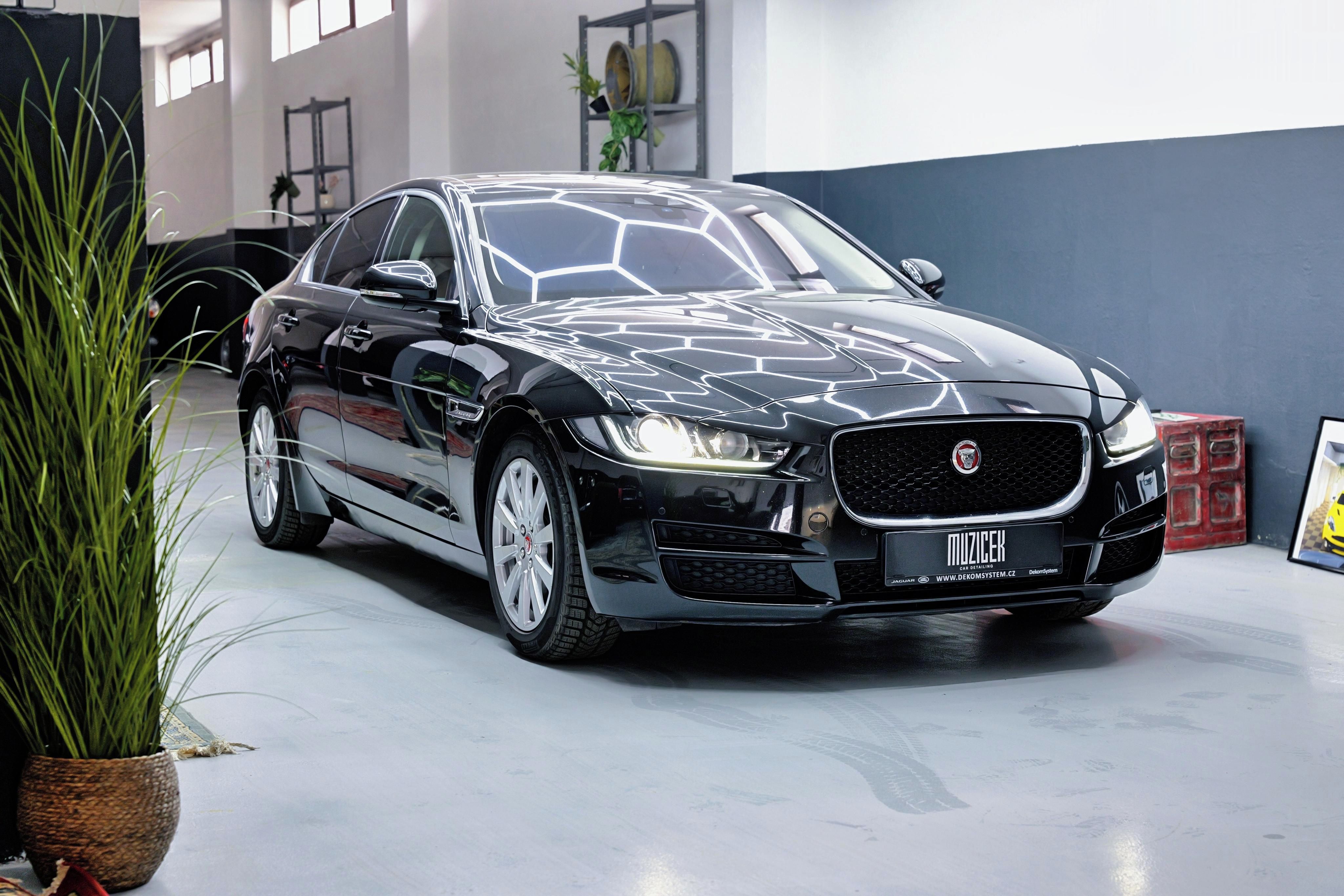 Jaguar XE, bohatá výbava - fotka 3