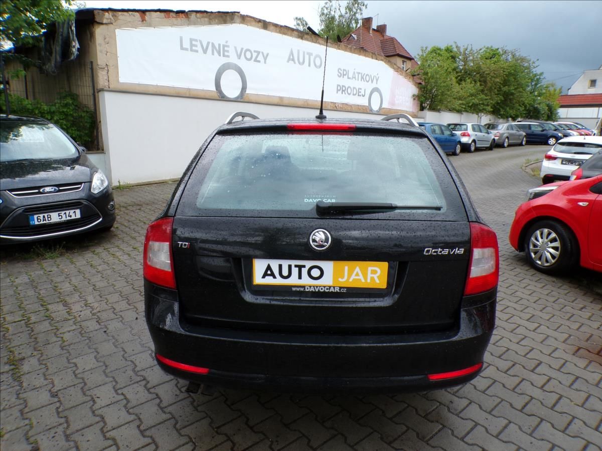 Škoda Octavia, 2,0 TDI  NAVI, - fotka 6