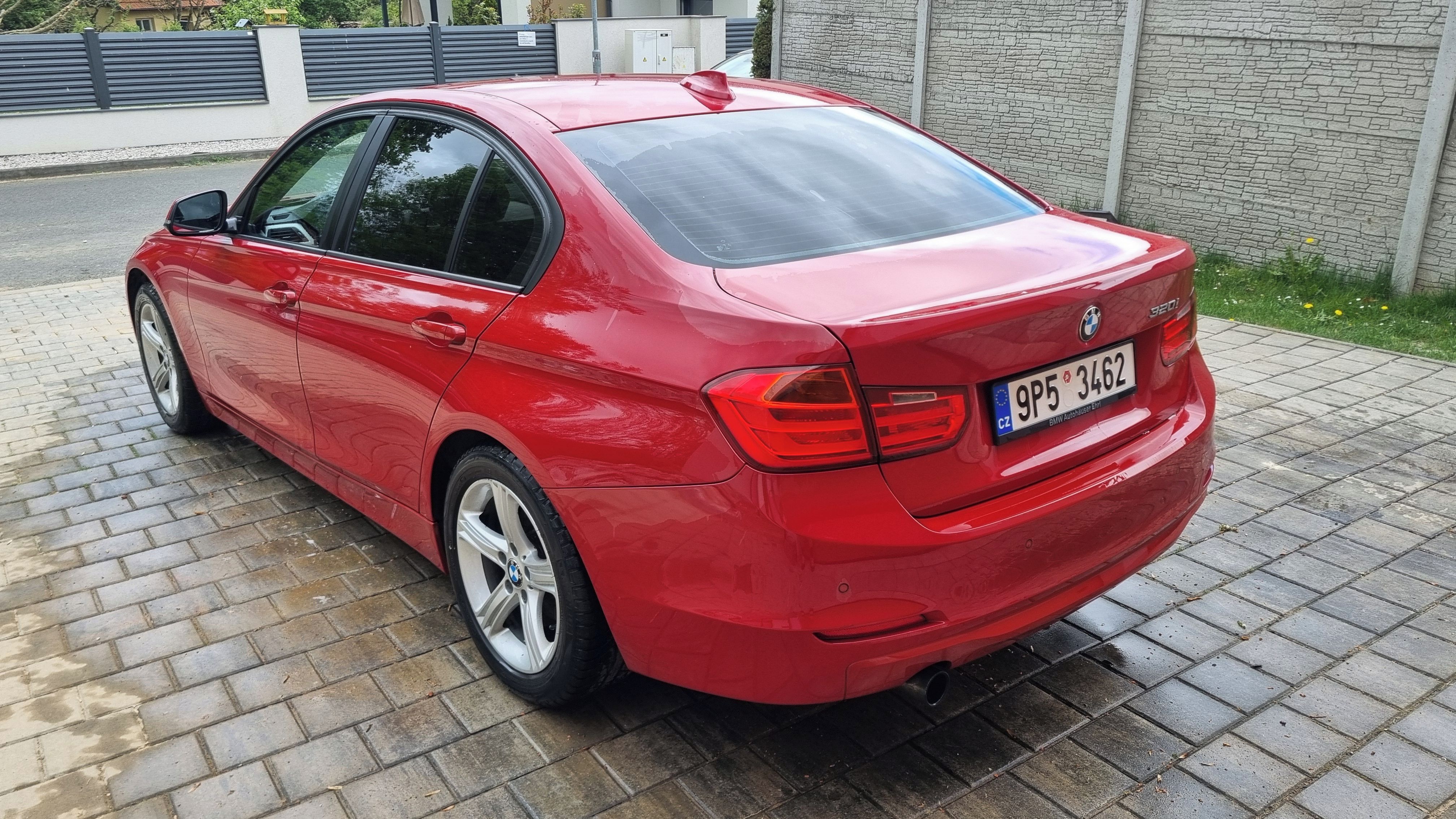 BMW Řada 3, 320 i - fotka 4