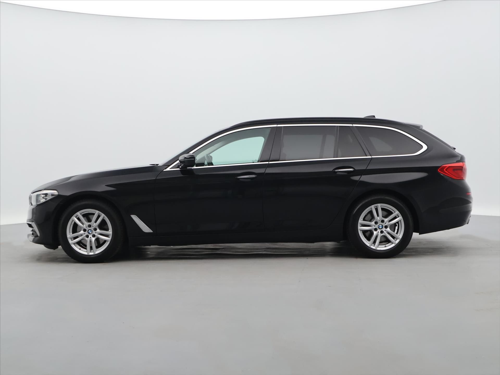 BMW Řada 5, 2,0 520d Aut 140kW Luxury Line - fotka 4